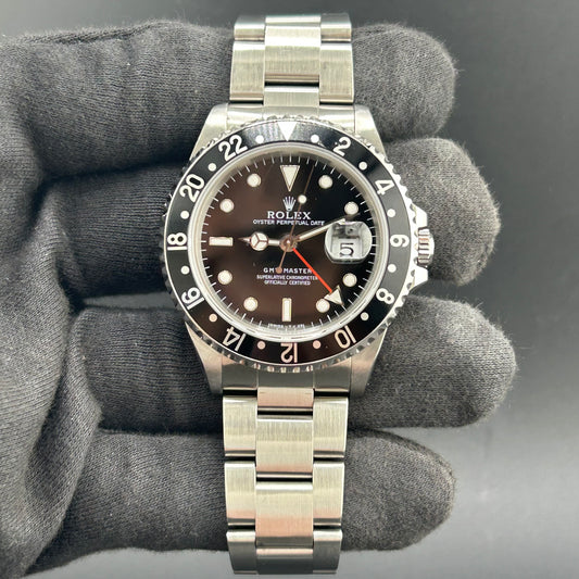 Rolex GMT-Master Black Dial on Oyster Ref. 16700 Papers 2000 — view 2