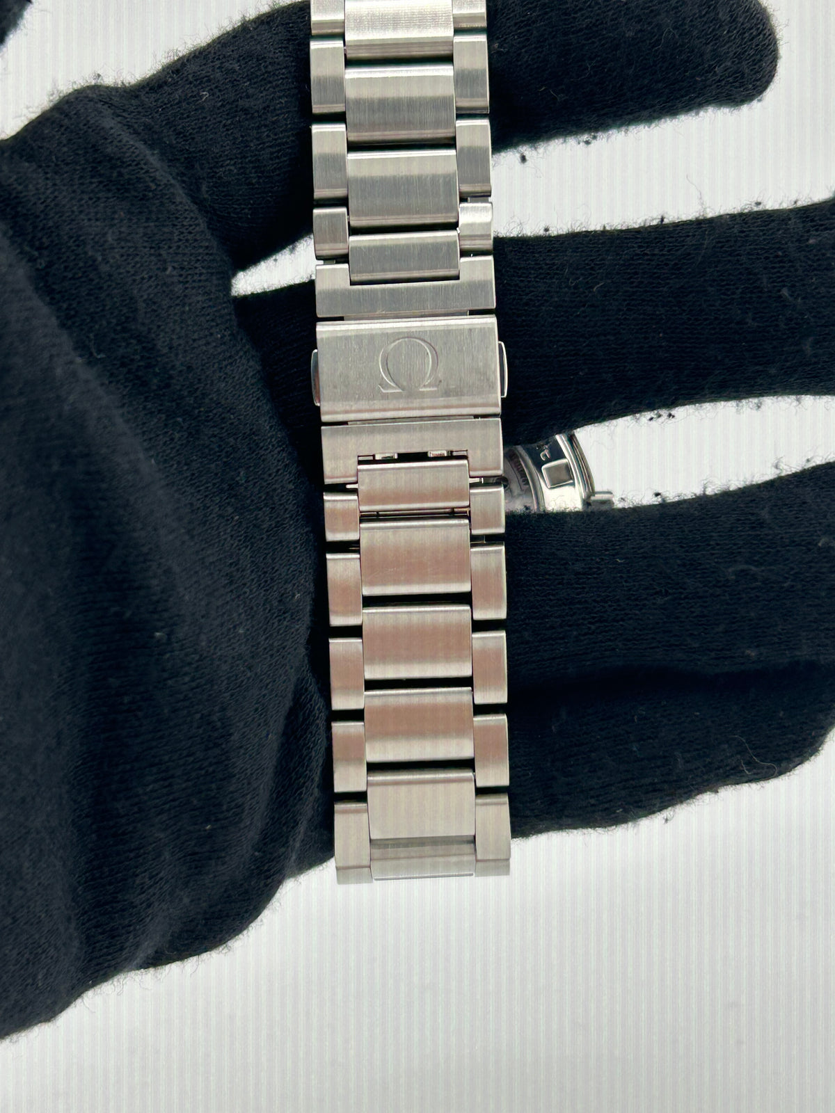 Omega Seamaster Aqua Terra 150m White Dial on Stainless Steel Bracelet Ref. 231.10.42.21.02.001 Card 2008 — view 4