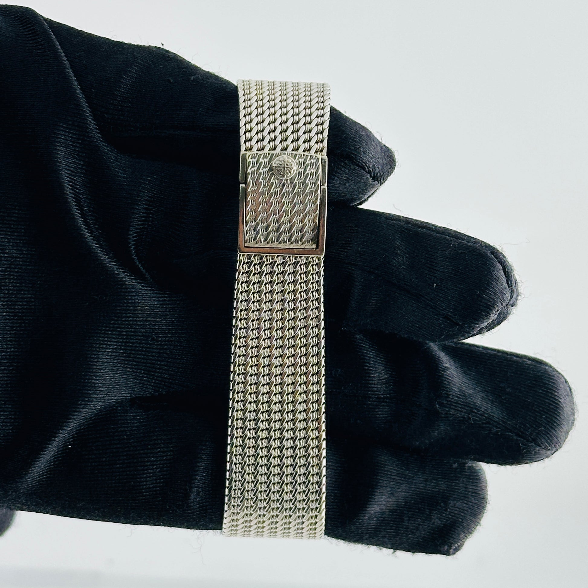 Patek Philippe Gondolo Silver Stick Dial on White Gold Mesh Bracelet Ref. 3430 — view 3