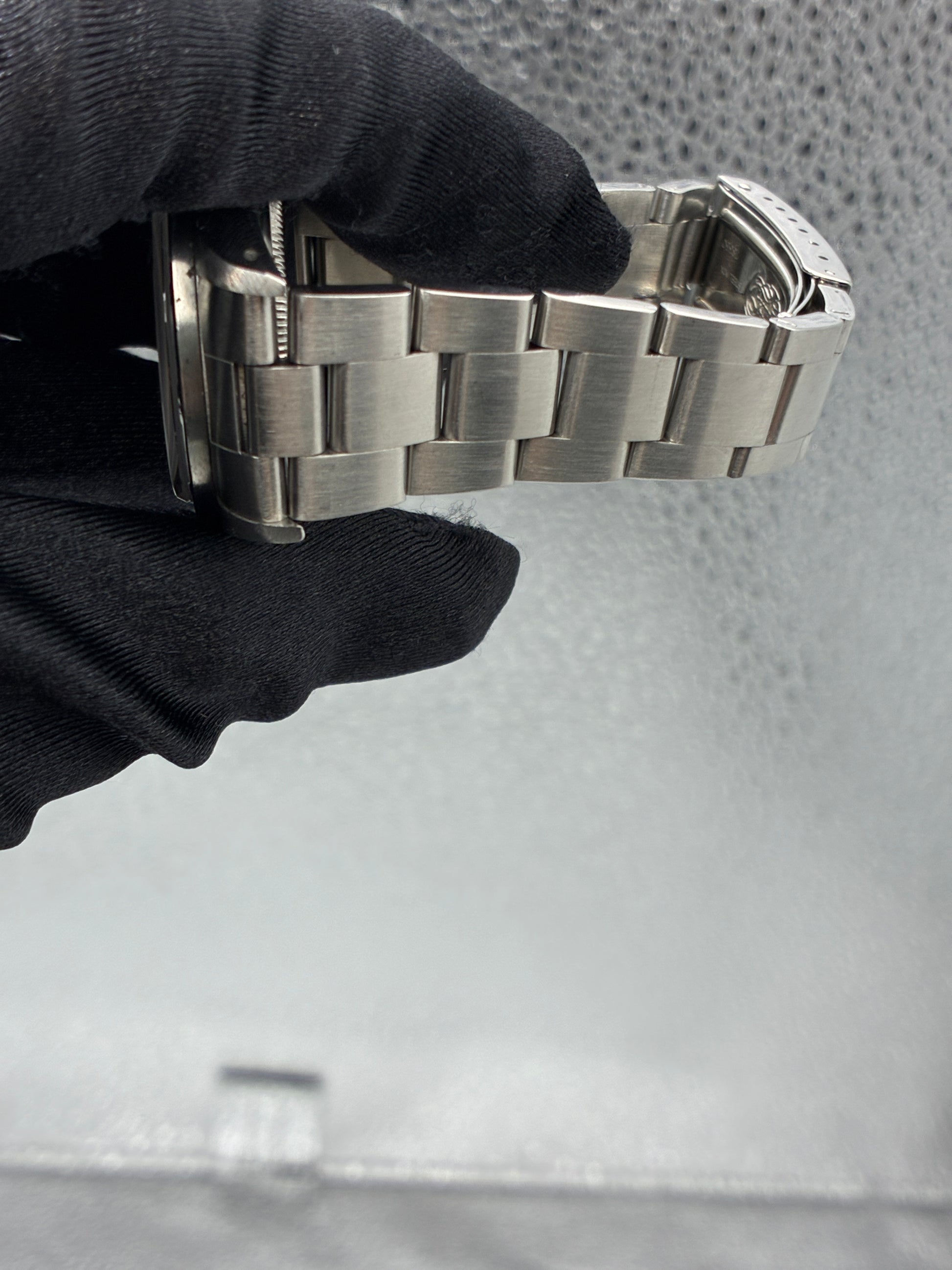 Rolex Air-King Silver Stick Dial on Oyster Ref. 14010 — view 4
