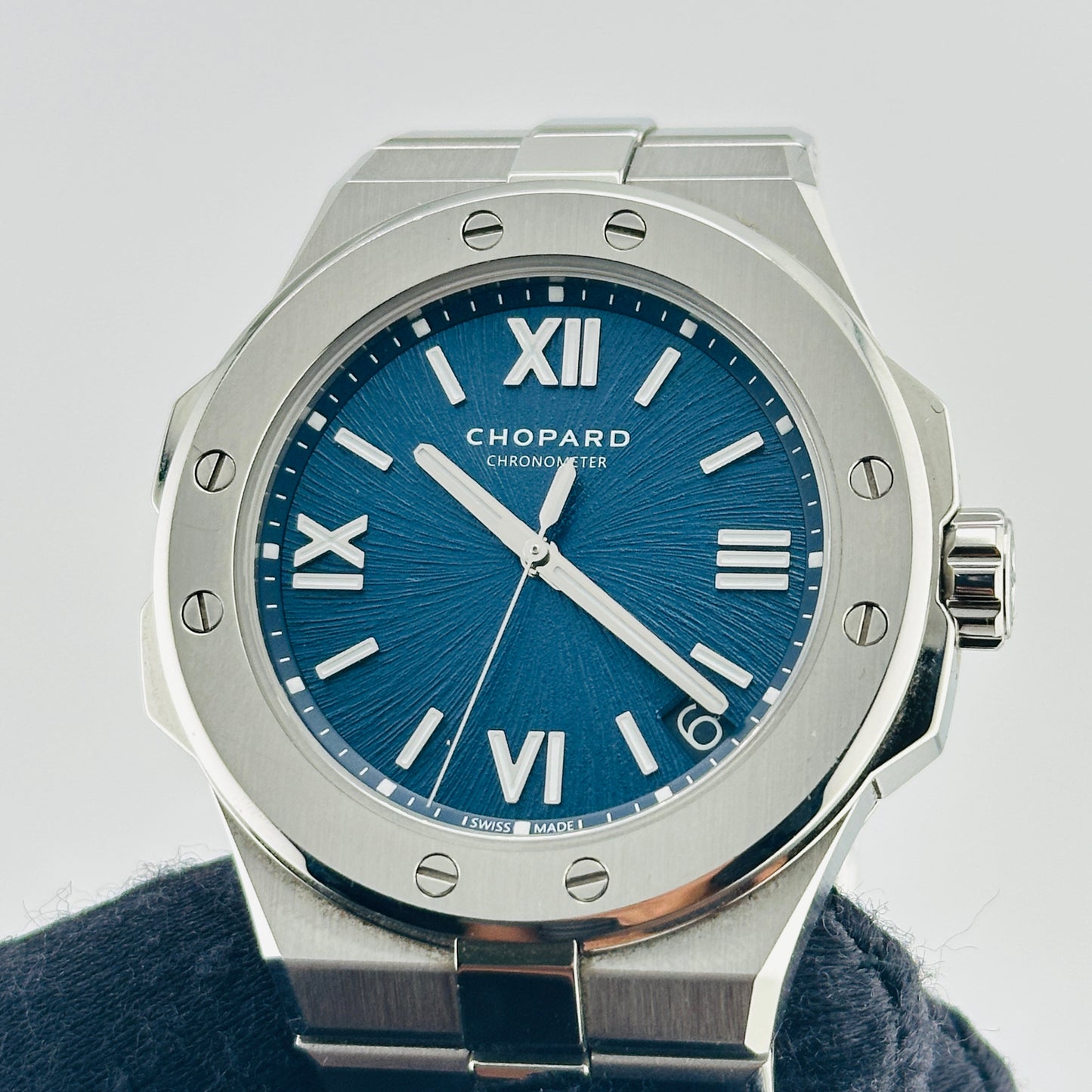 Chopard Alpine Eagle Blue Dial on Stainless Steel Bracelet Ref. 298600-3001 Card 2023 — view 3