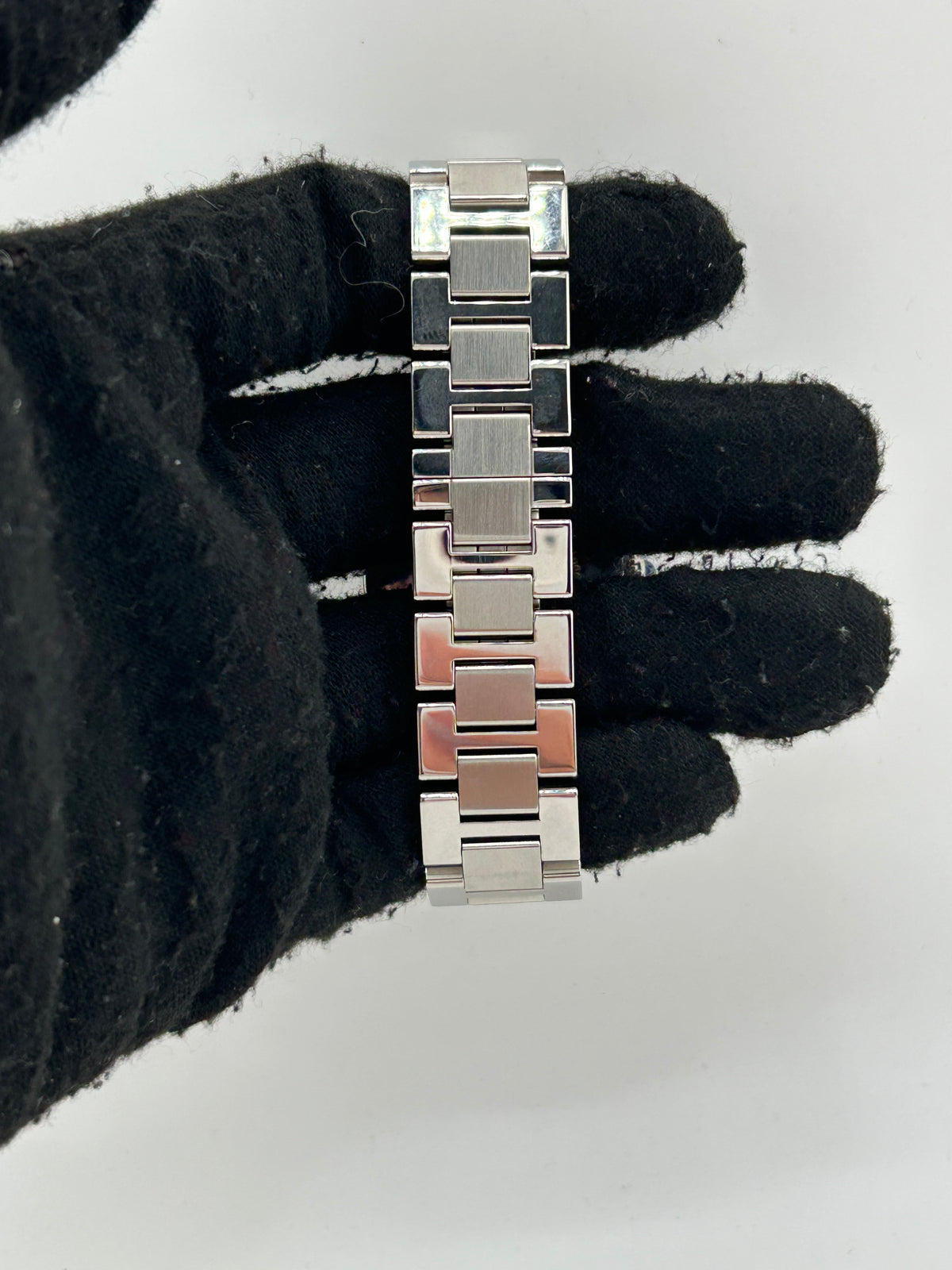 Cartier Ronde Solo White Roman Numerals Dial on Stainless Steel Bracelet Ref. W6701004 Papers 2014 — view 4