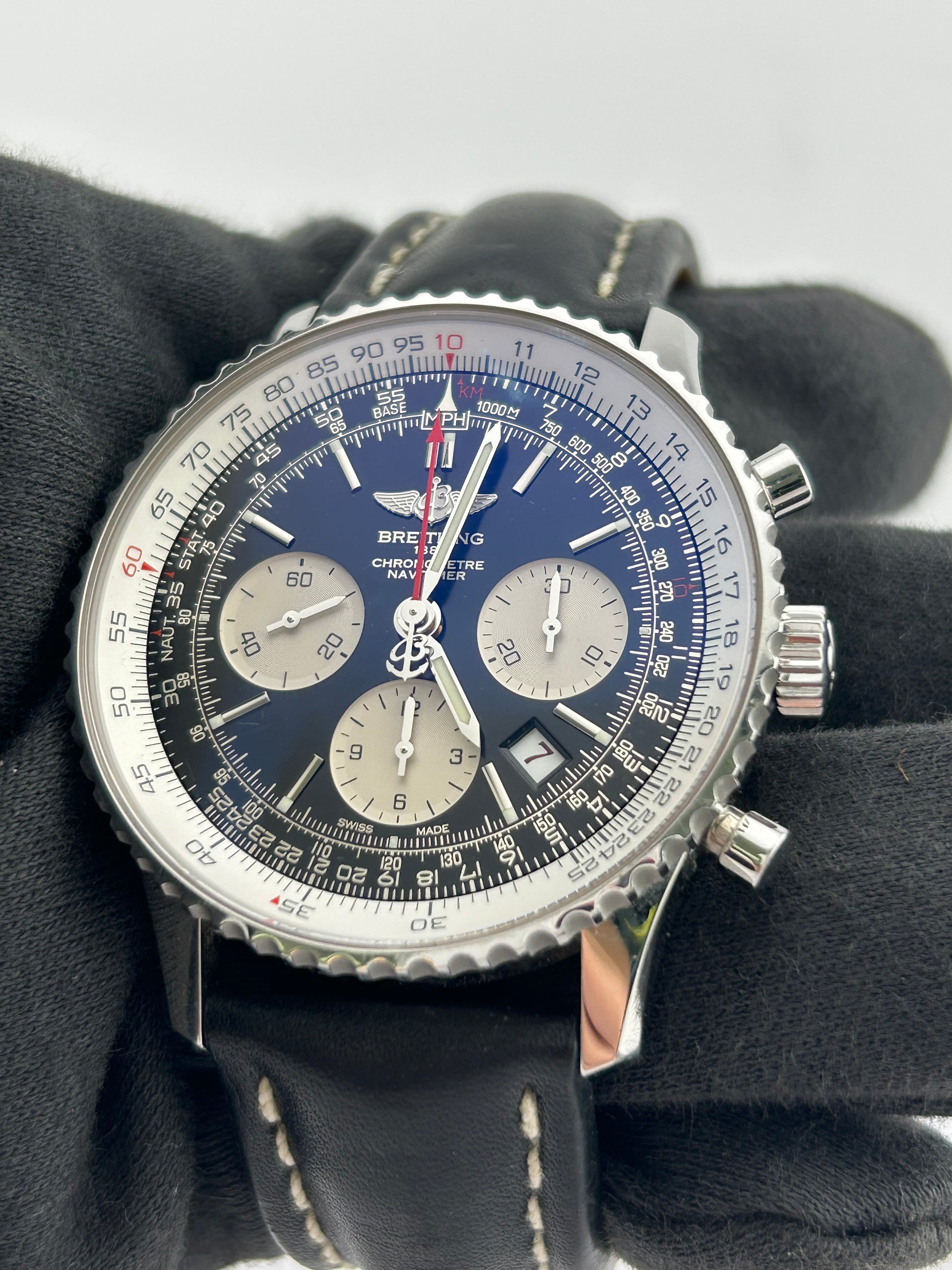 Breitling Navitimer Blue/Silver Dial on Leather Ref. AB0121/S232B48KBA Card 2010 — view 3