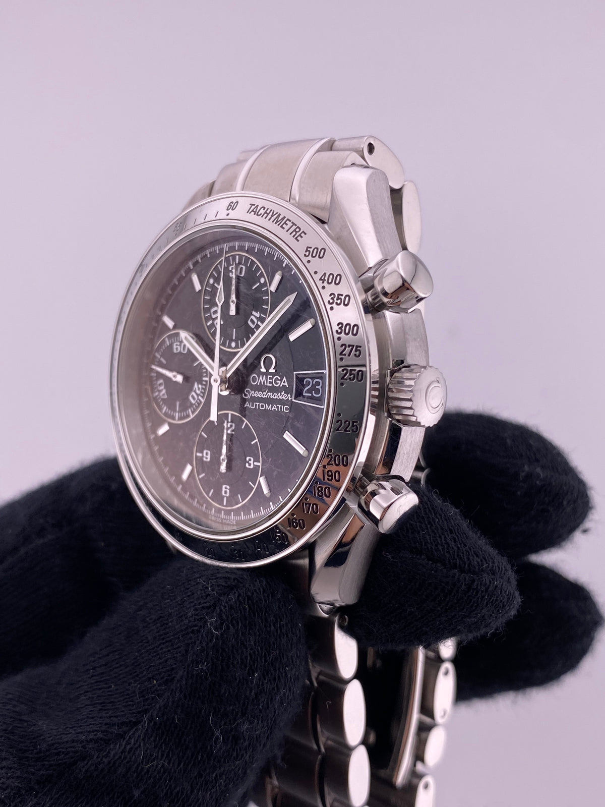 Omega Speedmaster Black Dial on Stainless Steel Bracelet Ref. 3513.5 — view 3