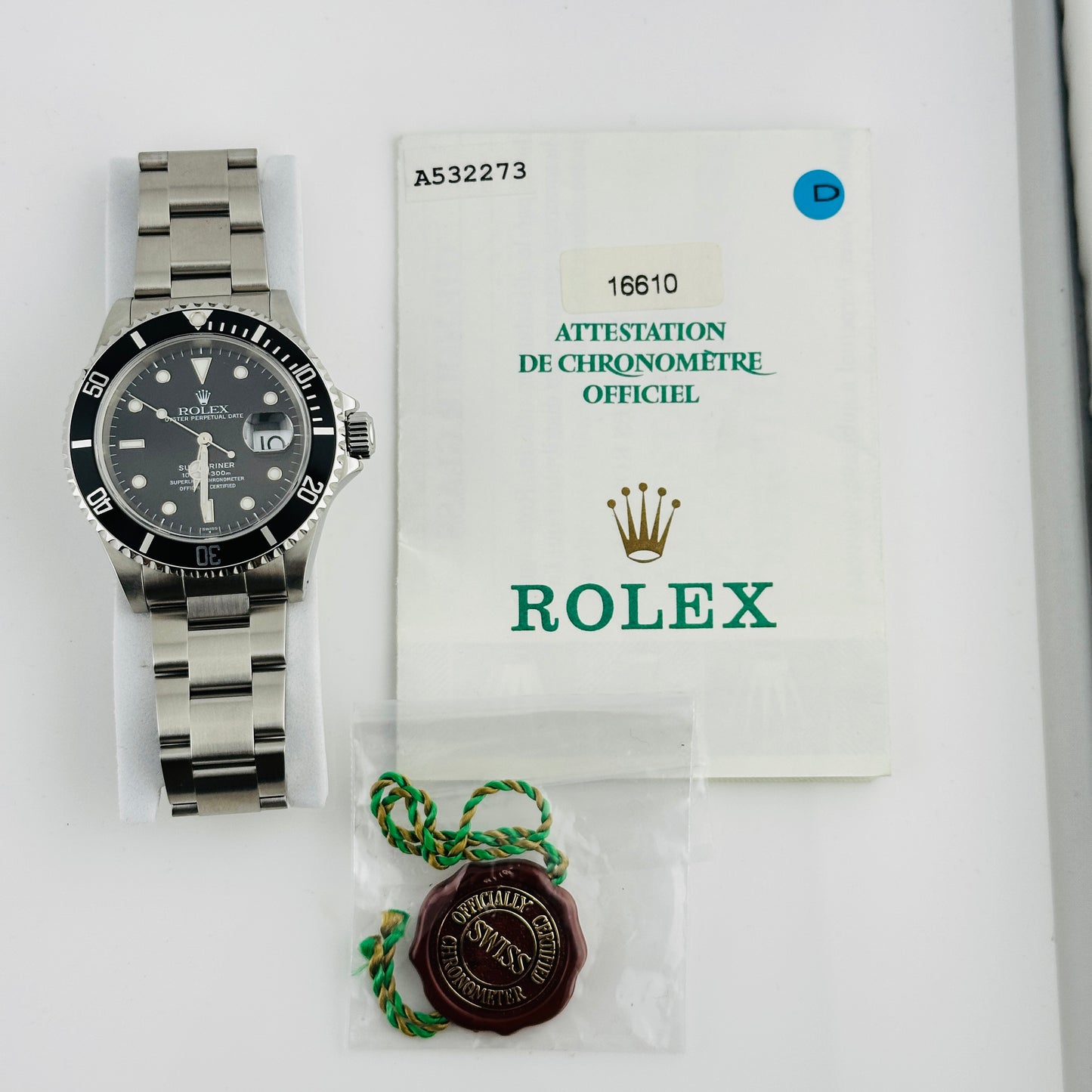 Rolex Submariner Black Dial on Oyster Ref. 16610 Papers 1999 — view 7