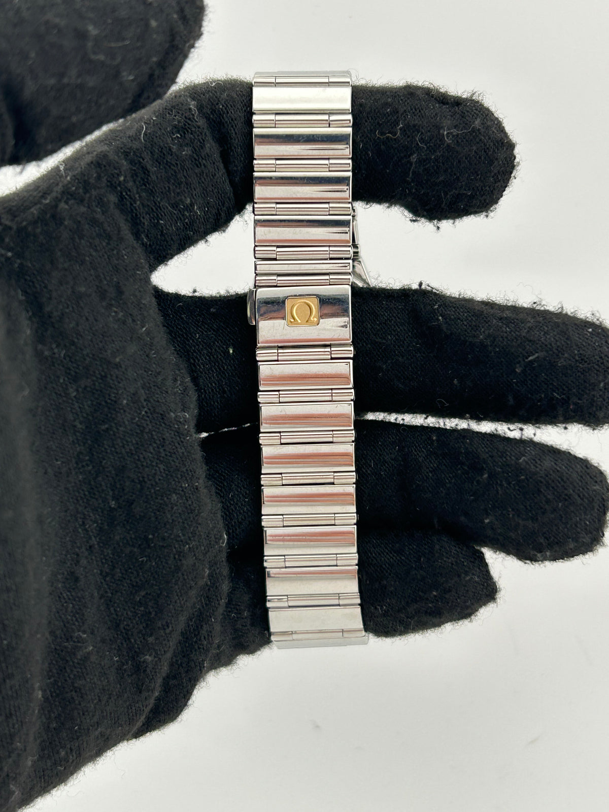 Omega Constellation Salmon Pink Dial on Stainless Steel Bracelet Ref. 1561.61 — view 4