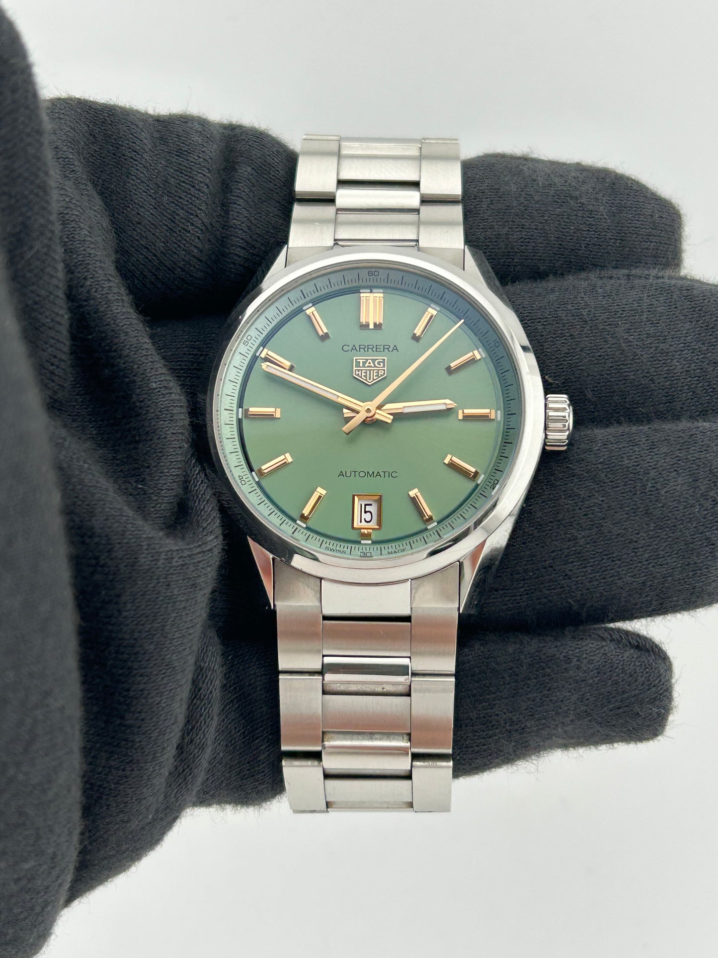 Tag Heuer Carrera Green Dial on Stainless Steel Ref. WBN2312.BA0001 Complete 2023 — view 2