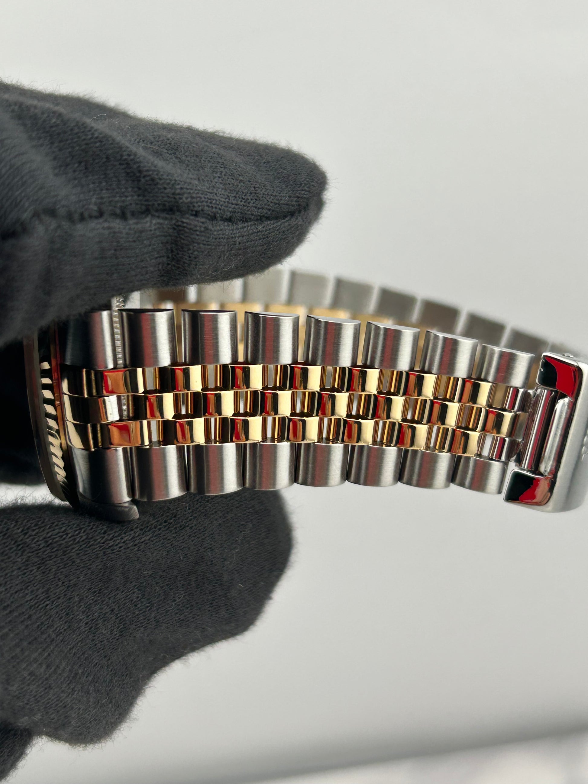 Rolex Datejust Gold Dial on Jubilee Ref. 16233 Papers 1994 — view 5