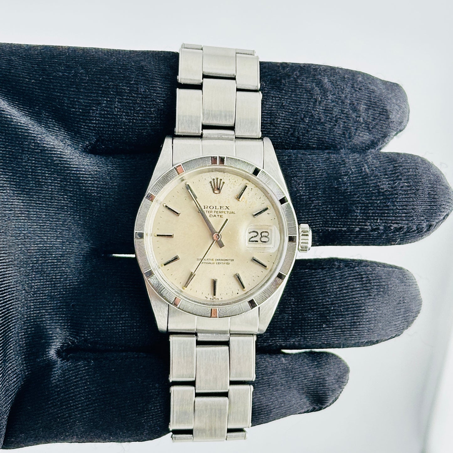 Rolex Oyster Perpetual Date Silver Stick / Has Spots Dial on Oyster Rivet Bracelet Ref. 1501 1970 — view 2