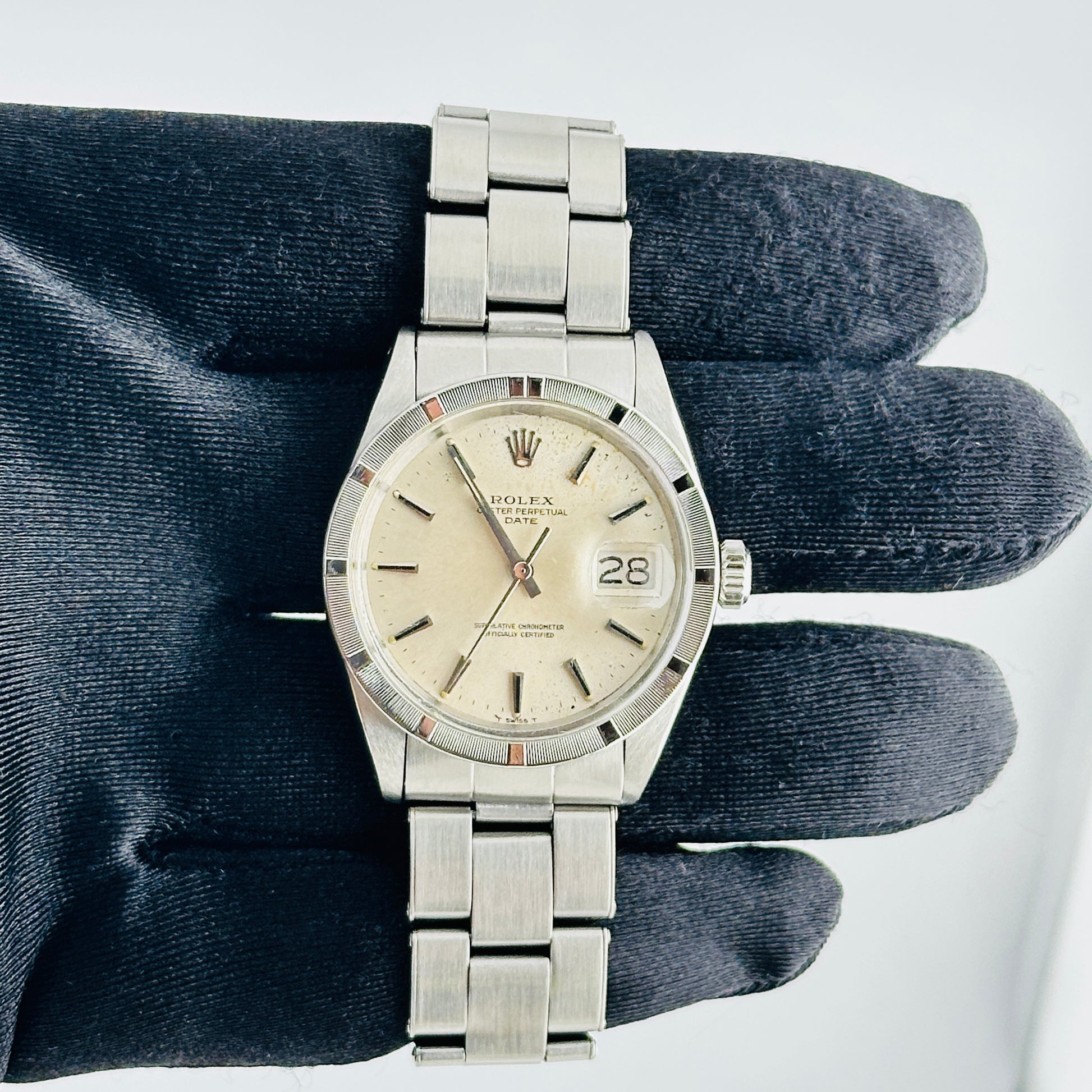 Rolex Oyster Perpetual Date Silver Stick / Has Spots Dial on Oyster Rivet Bracelet Ref. 1501 1970 — view 2