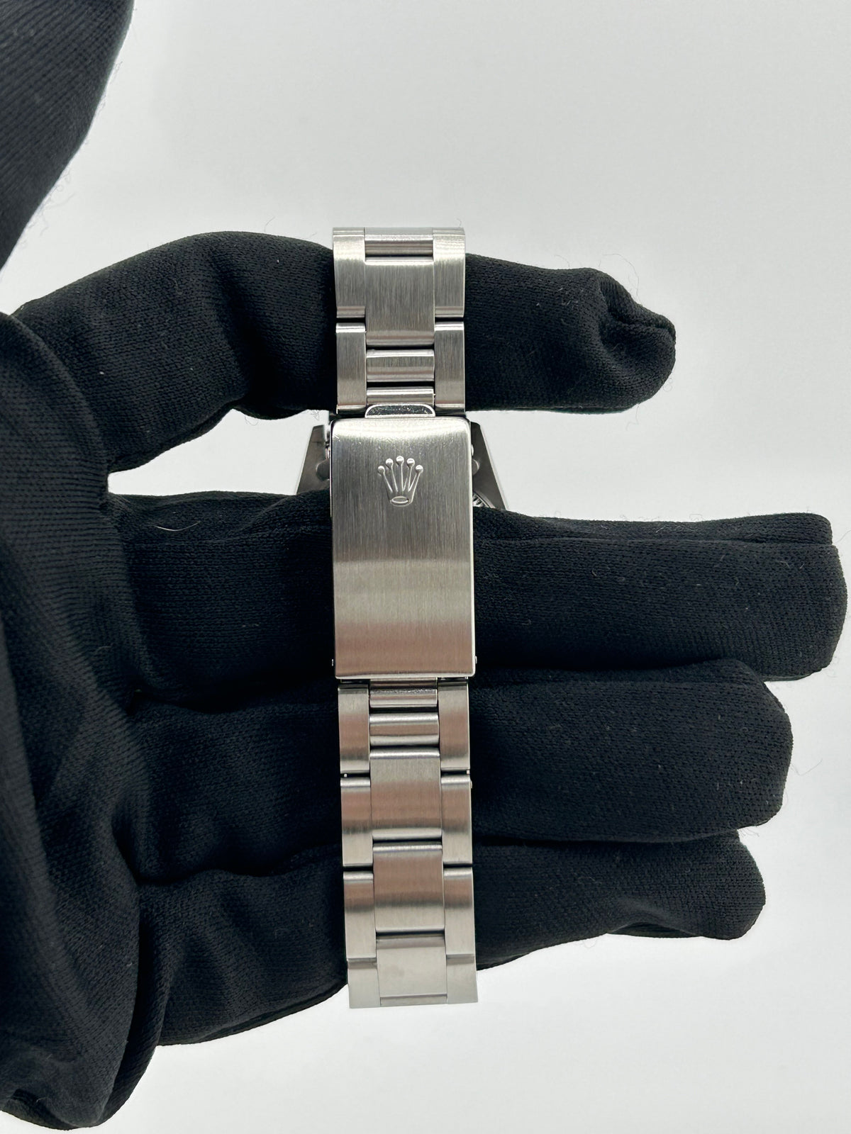 Rolex Oyster Perpetual 31 Black Dial on Stainless Steel Bracelet Ref. 77080 2006 — view 4