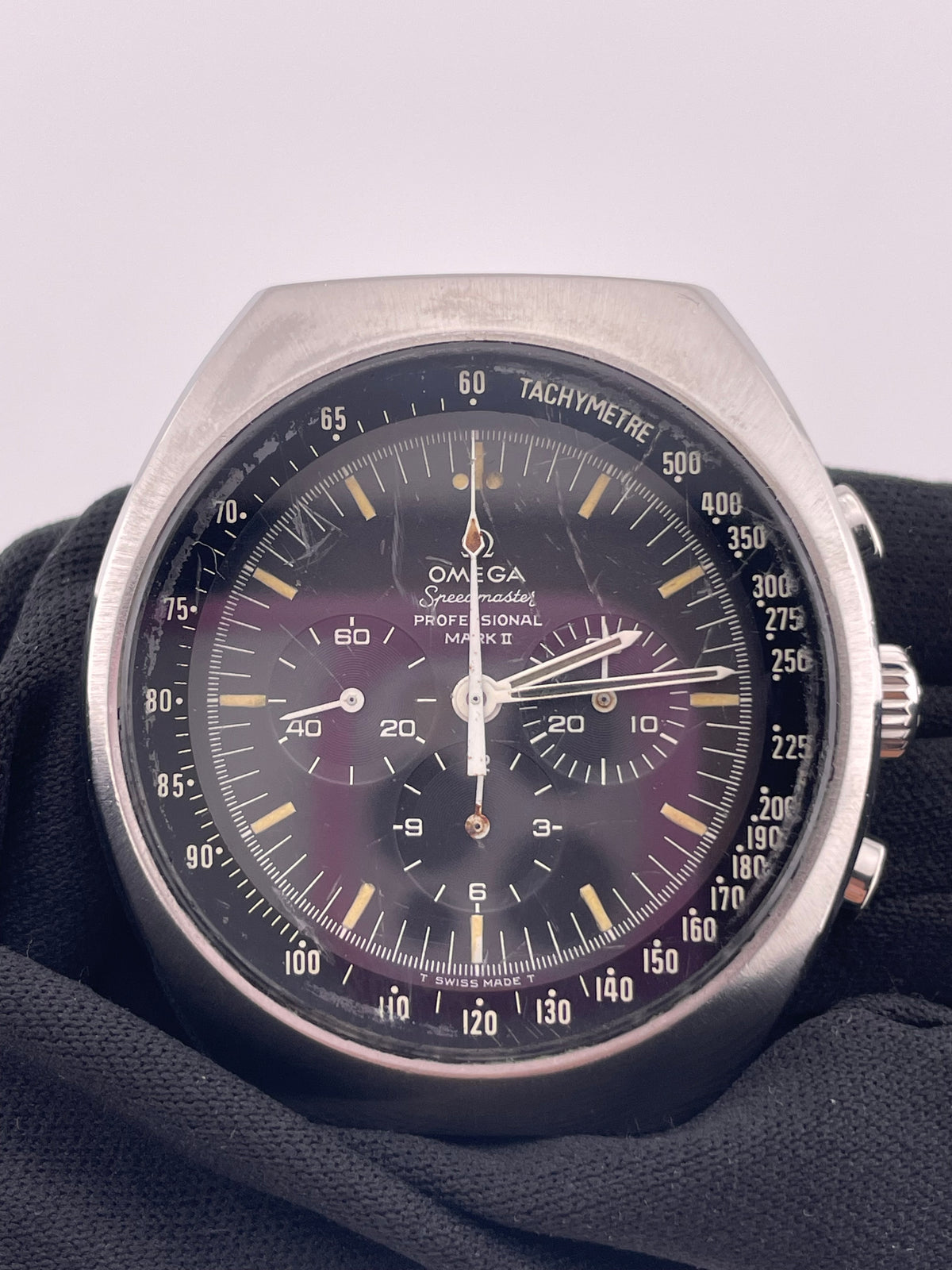 Omega Speedmaster Mark II Black Dial on Stainless Steel Bracelet Ref. 145.014 — view 2