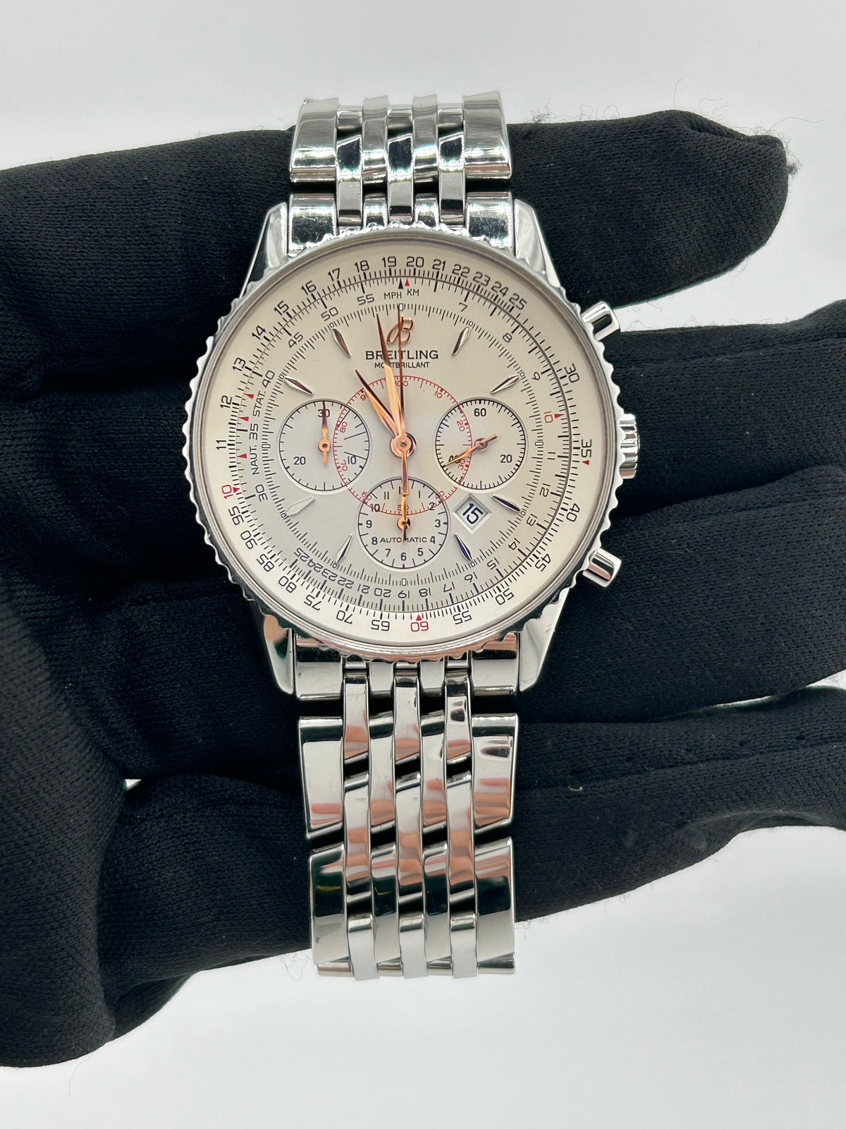 Breitling Navitimer Montbrillant White Dial on Stainless Steel Bracelet Ref. A41370 — view 2