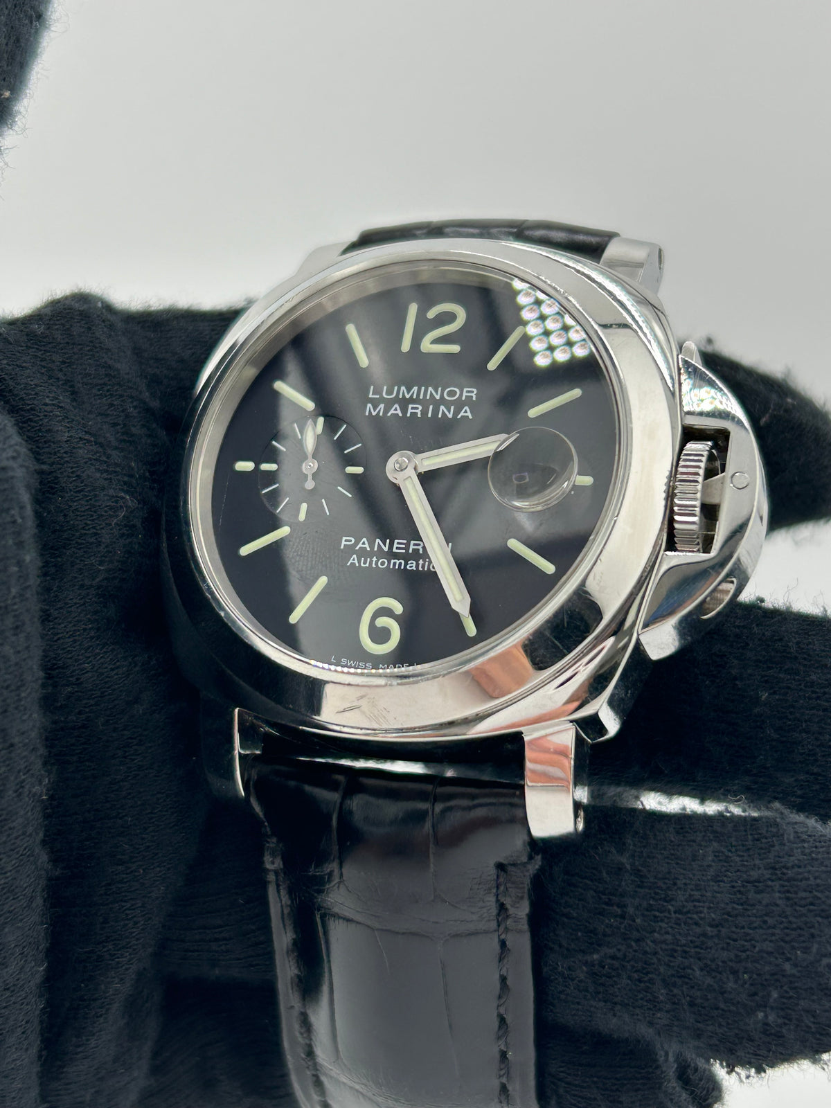 Panerai Luminor Marina Black Arabic Dial on Strap Ref. PAM00104 Complete 2002 — view 2