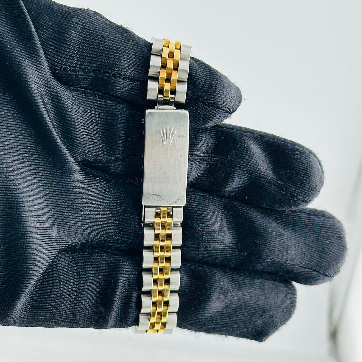 Rolex Datejust White Roman Dial on D Link Jubilee Bracelet Ref. 69173 1996 — view 4