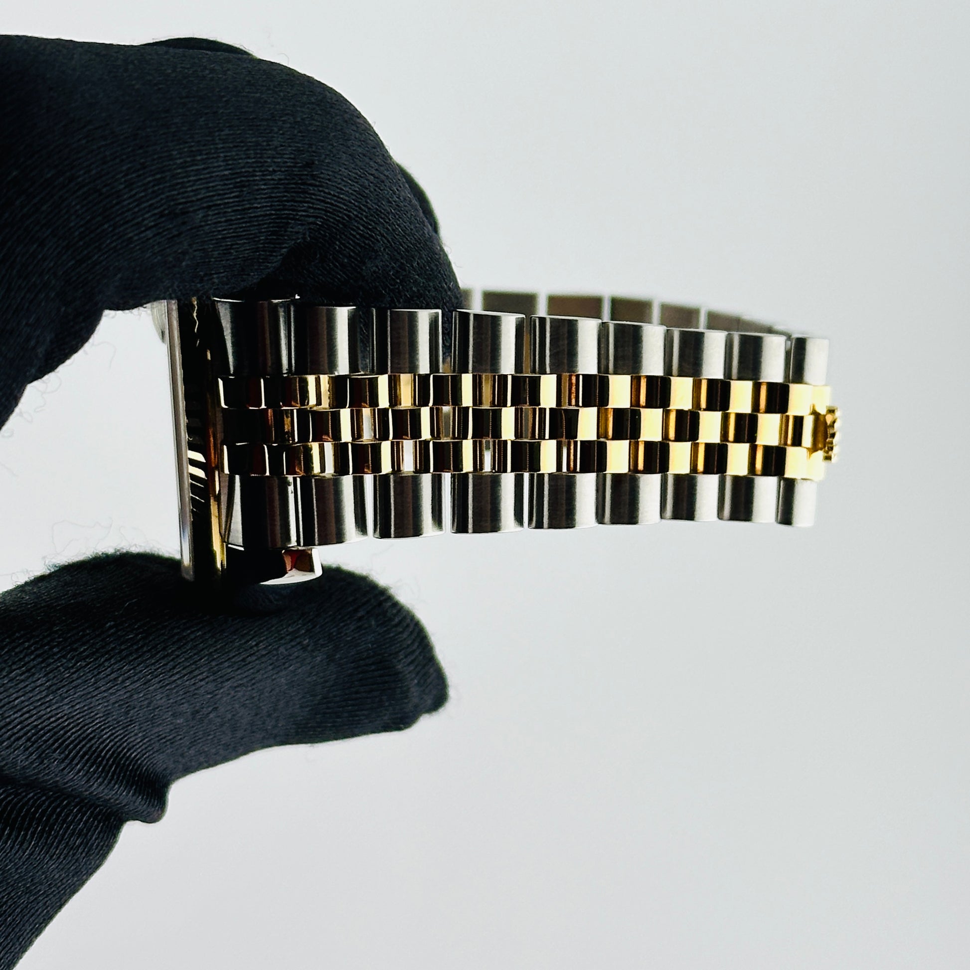 Rolex Datejust Gold Anniversary Diamond Dial Dial on Jubilee Ref. 116233 Papers 2004 — view 4