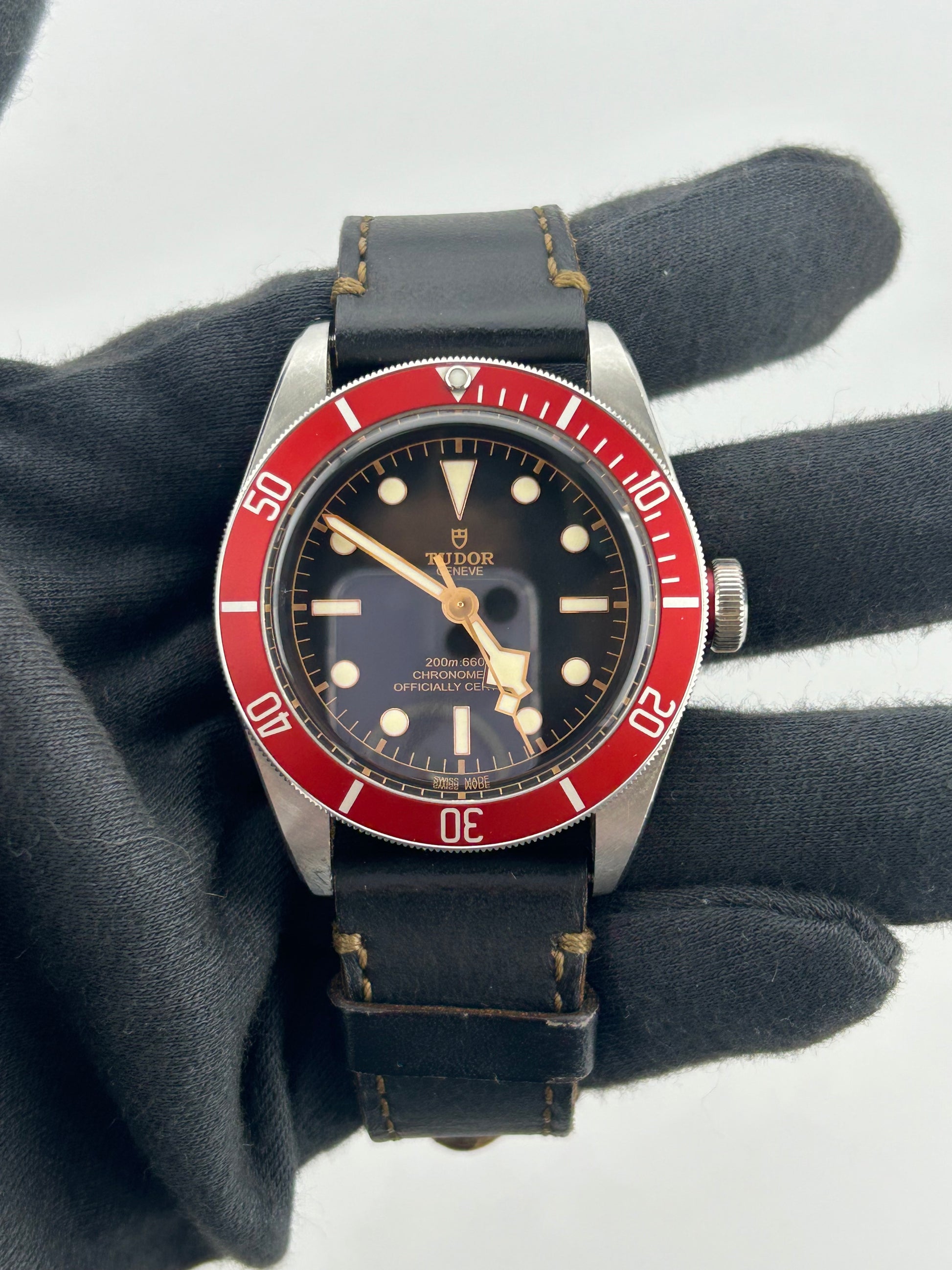 Tudor Black Bay Heritage Burgundy Black Dial on Leather Band Ref. M79230 — view 2
