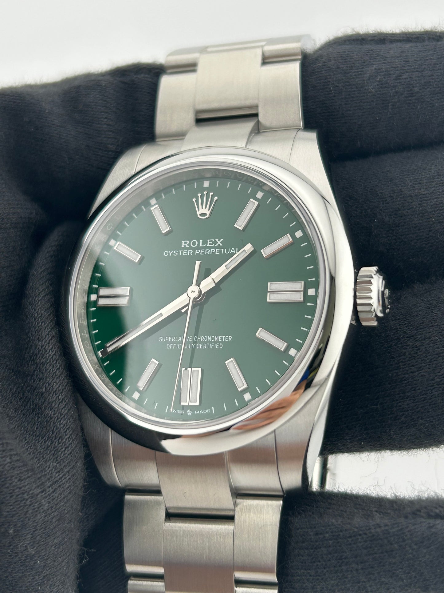 Rolex Oyster Perpetual 41 Green Dial on Oyster Ref. 134300 Card 2026 — view 3