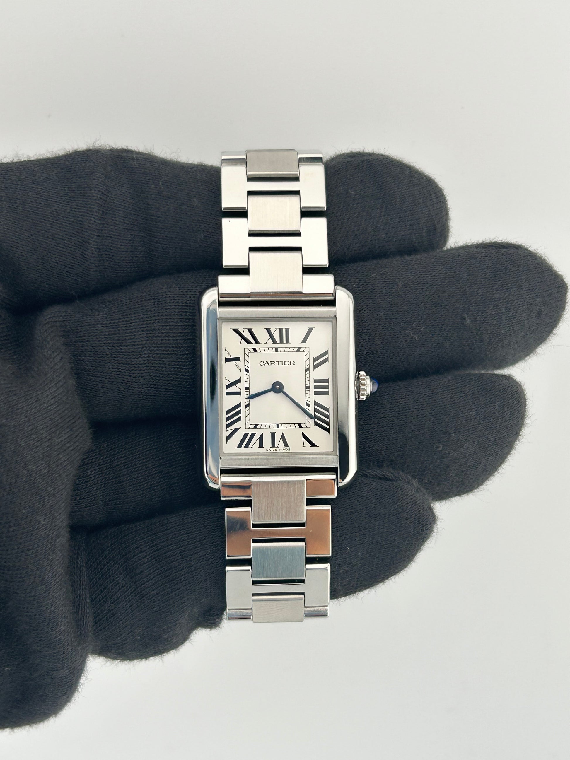 Cartier Tank Solo Silver Roman Dial on Stainless Steel Ref. W5200013 Card 2020 — view 2