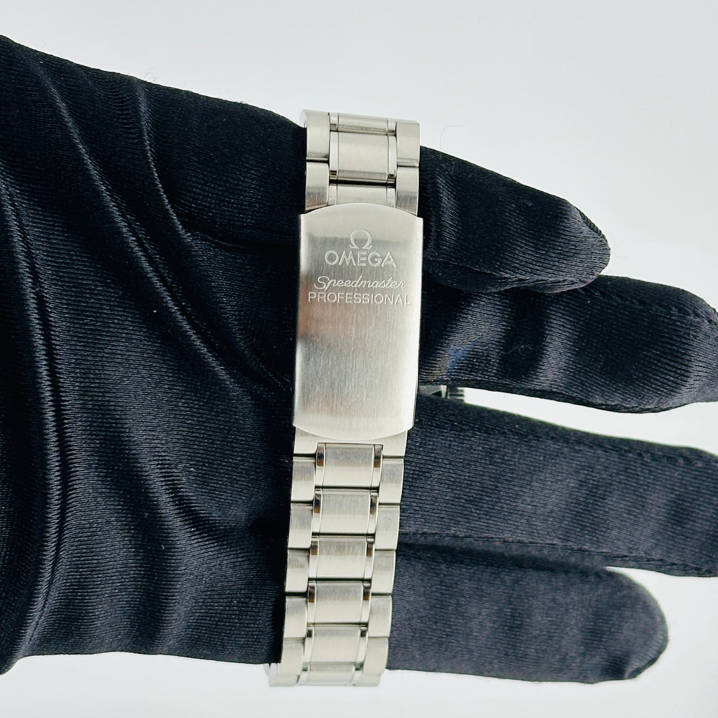 Omega SpeedMaster Black Index Dial on Stainless Steel Bracelet Ref. 3570.50.00 Card 1994 — view 3