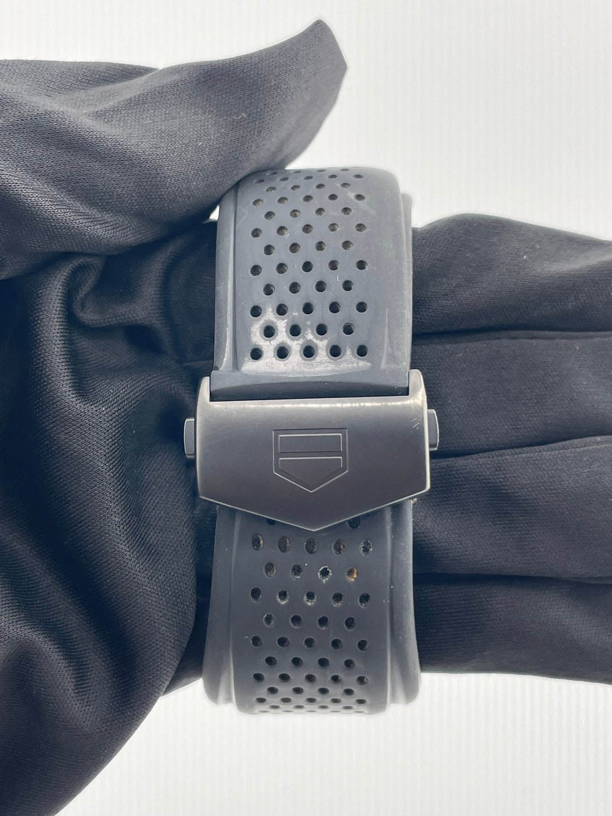 Tag Heuer Carrera Calibre Skeletonized Dial on Rubber Strap Ref. CAR2A1Z/0 Complete 2019 — view 4