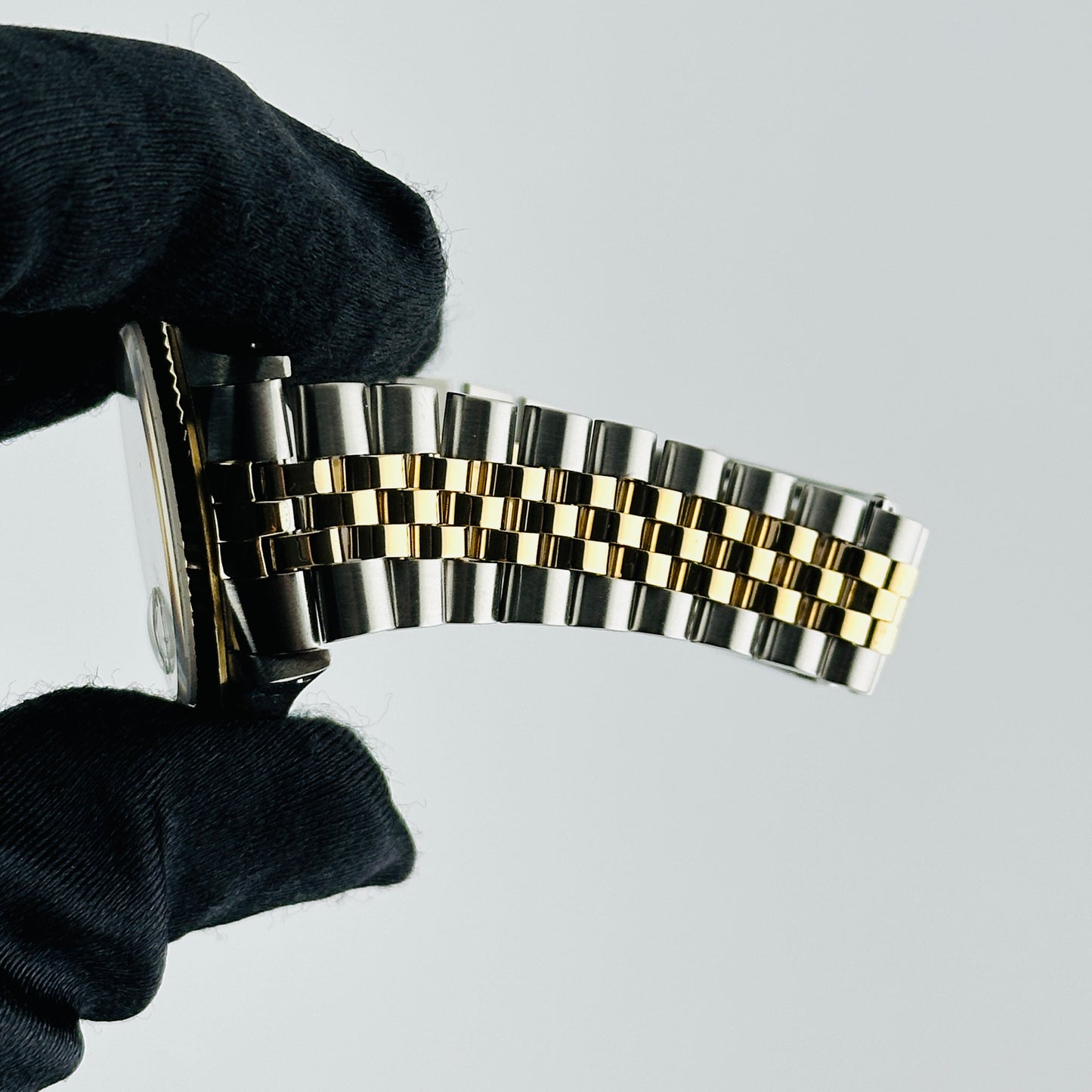 Rolex Datejust Champagne Diamond Factory Dial on D Link Jubilee Bracelet Ref. 16233G 1993 — view 5