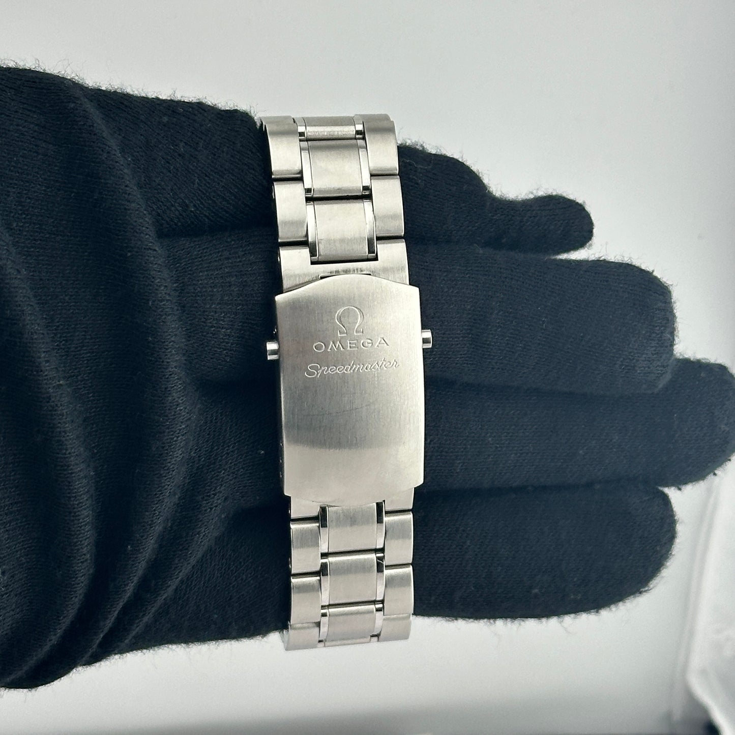 Omega Speedmaster Black Dial on Stainless Steel Bracelet Ref. 311.33.42.50.01.001 Card 2007 — view 3