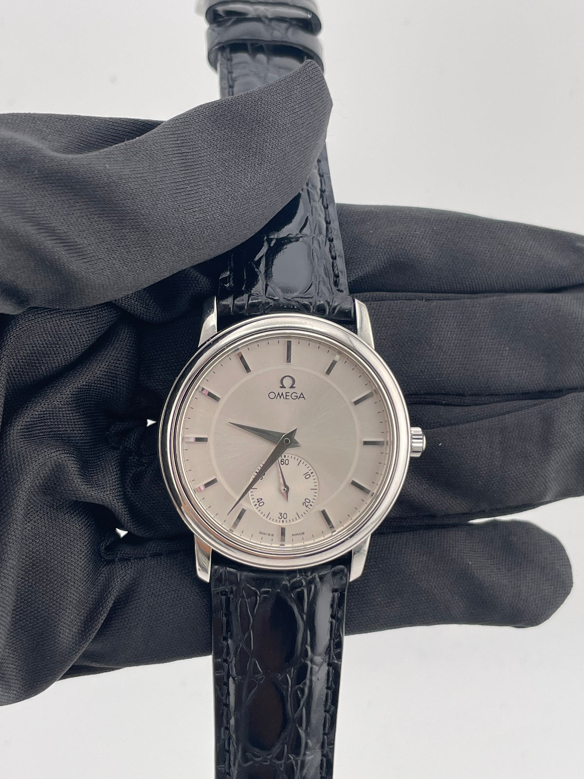 Omega DeVille Prestige Silver Dial Dial on Seiko Strap Ref. 4820.31 — view 2
