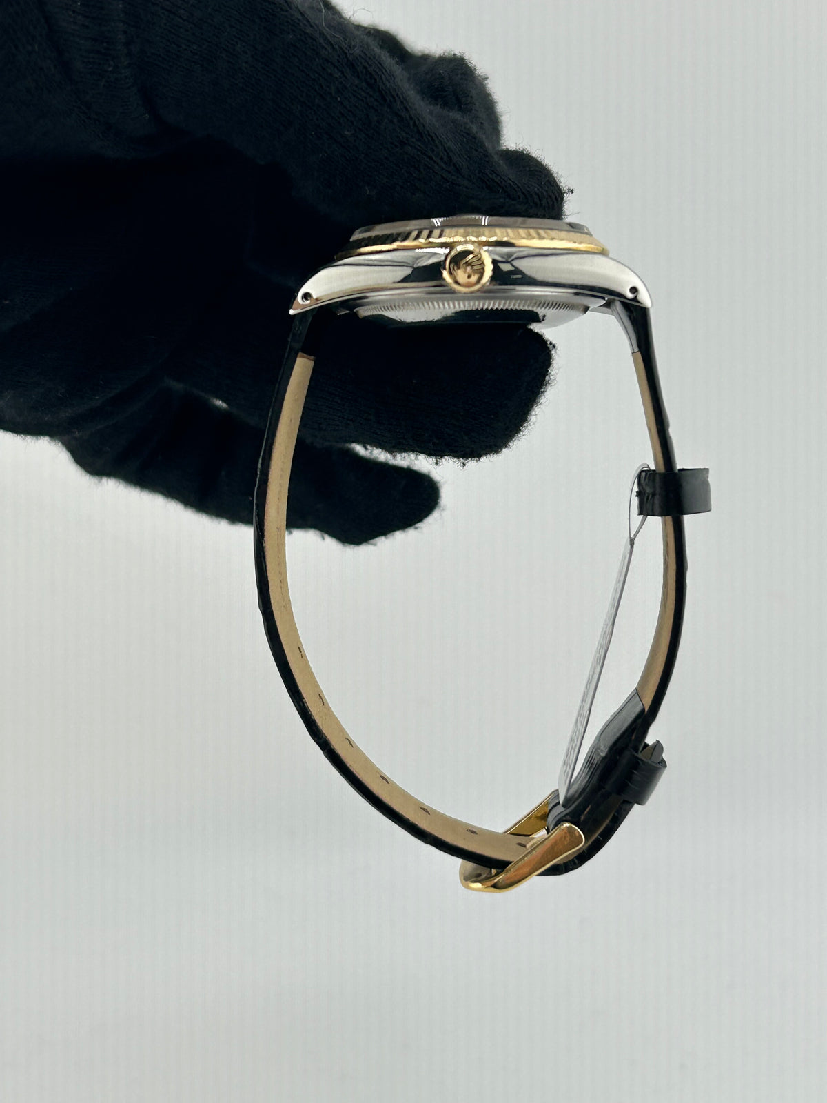 Rolex Datejust 36 Champagne Stick Dial on Generic Black Leather Strap Ref. 16233 1989 — view 6
