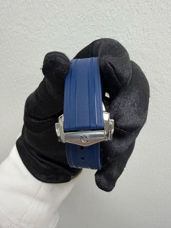 Omega Seamaster Diver 300M White Dial on Rubber Strap Ref 210.32.42.20.04.002 with Card