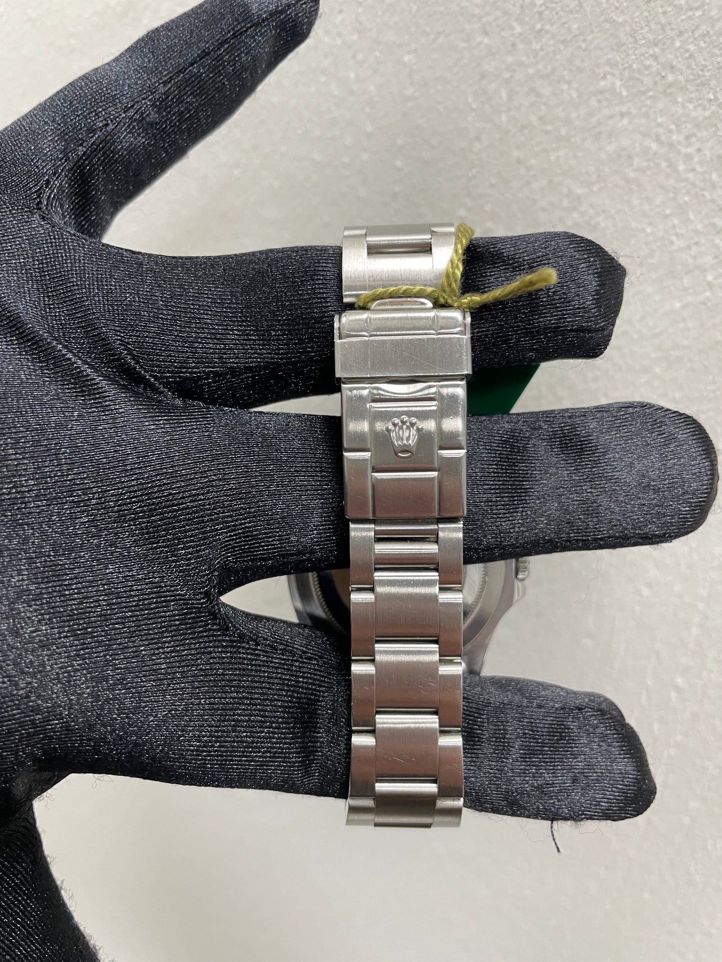 Rolex GMT-Master Black Dial on Oyster Bracelet Ref. 16700 Papers 1997 — view 3