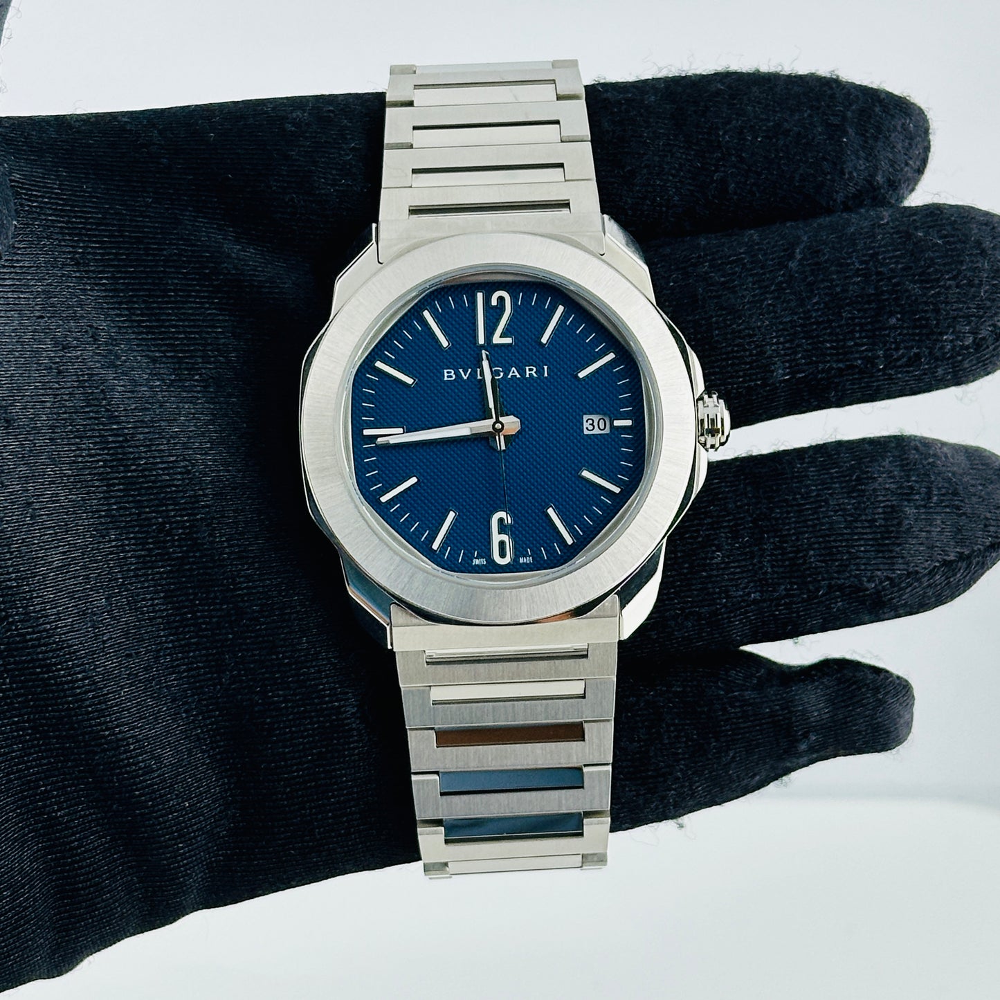 Bvlgari Octo Roma Blue Dial on Bracelet Ref. 103739 Papers 2025 — view 2