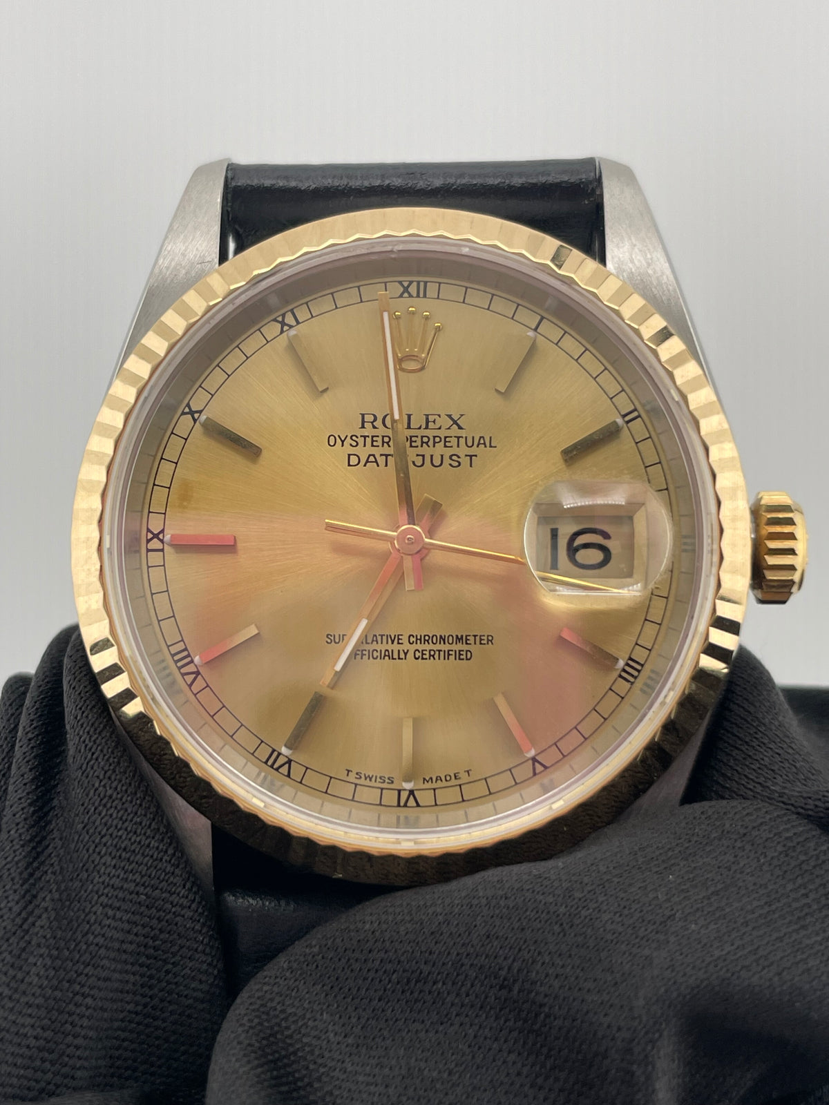 Rolex Datejust 36 Champagne Stick Dial on Generic Black Leather Band Ref. 16233 1996 — view 3