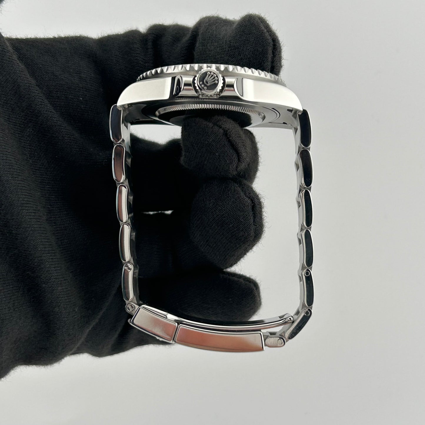 Rolex GMT-Master II Black Dial on Oyster Ref. 116710LN Card Open Date — view 6
