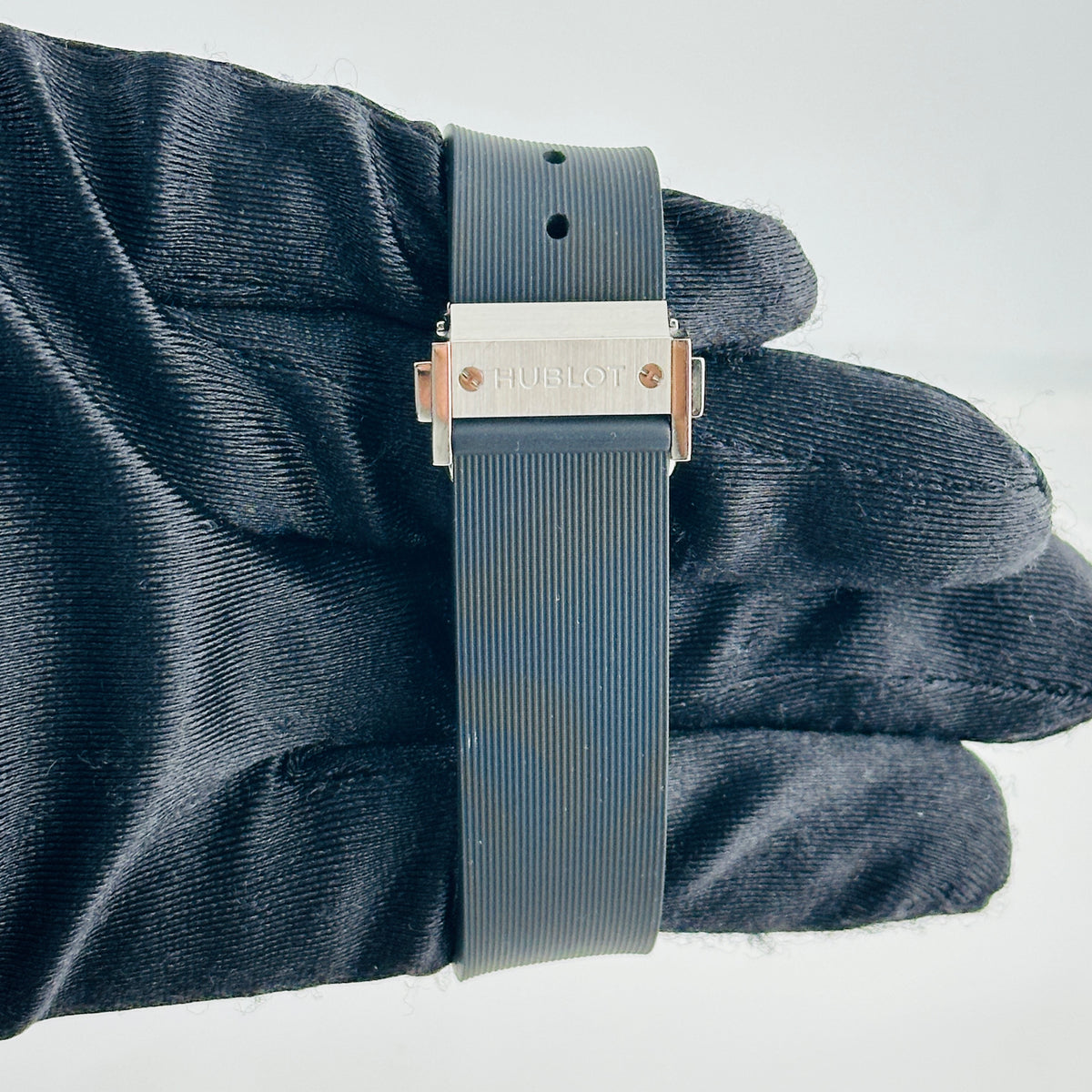 Hublot Classic Fusion Black Dial on Rubber Strap Ref. 565.NX.1470.RX with Box — view 5