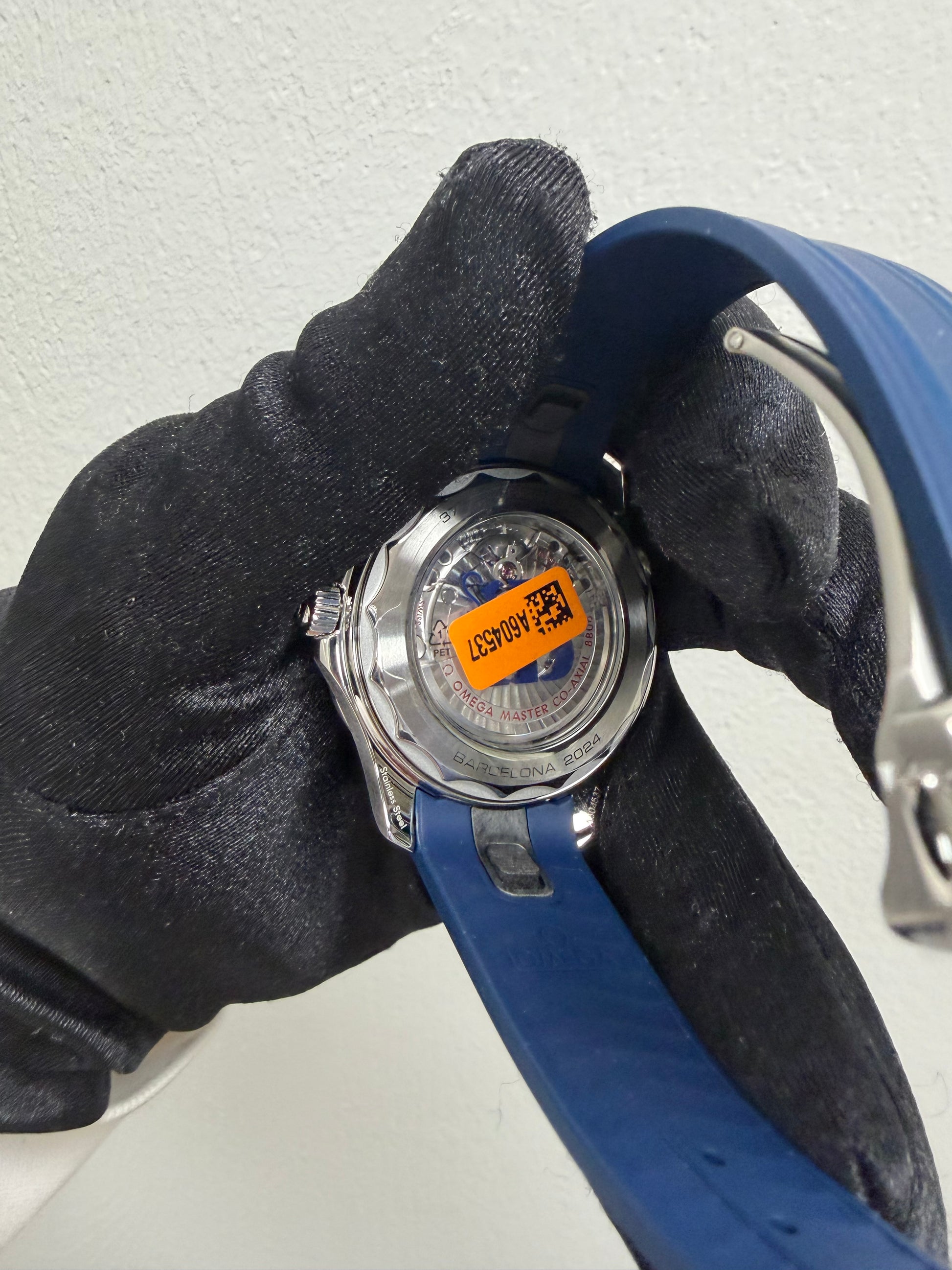 Omega Seamaster Diver 300M White Dial on Rubber Strap Ref. 210.32.42.20.04.002 Card — view 3