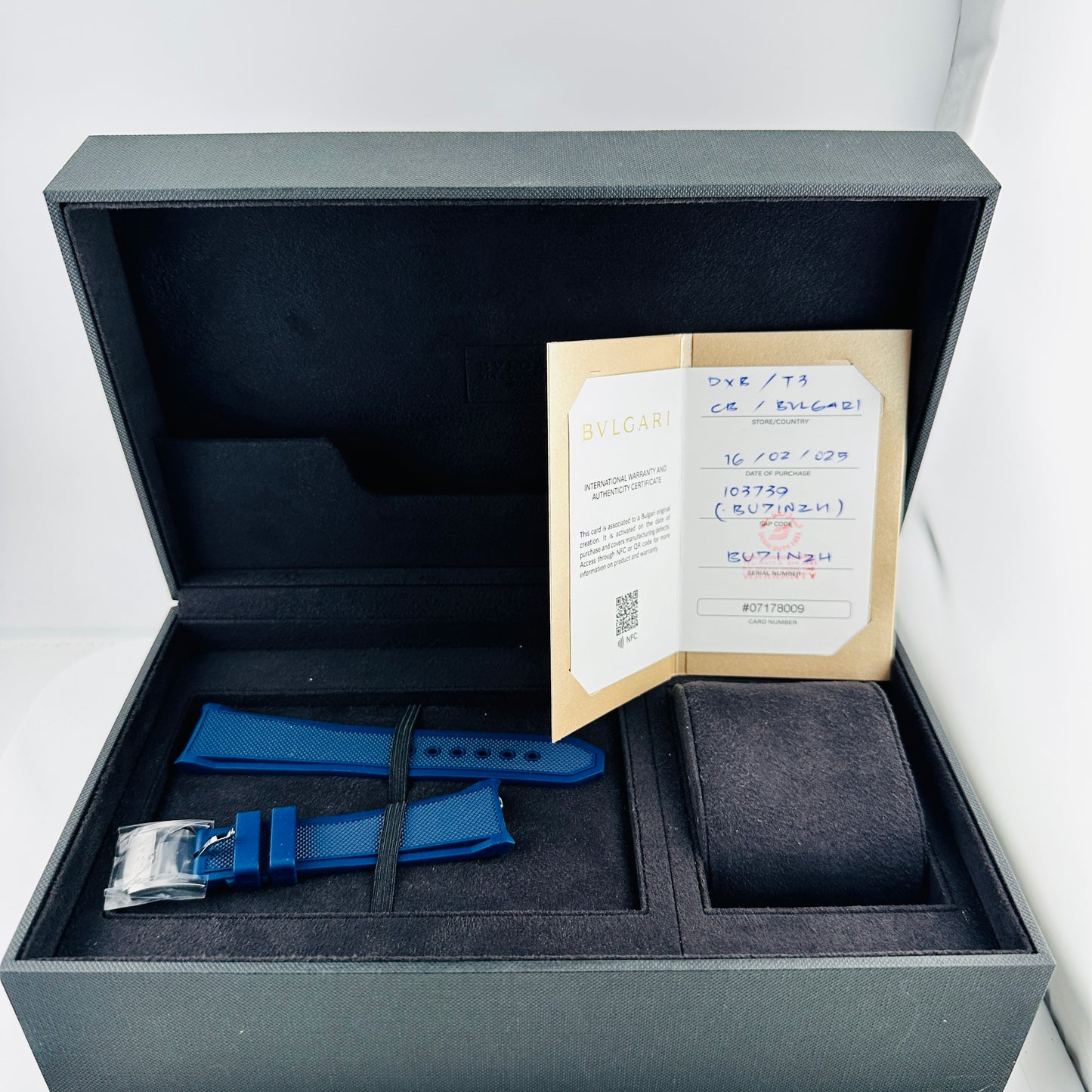 Bvlgari Octo Roma Blue Dial on Bracelet Ref. 103739 Papers 2025 — view 7
