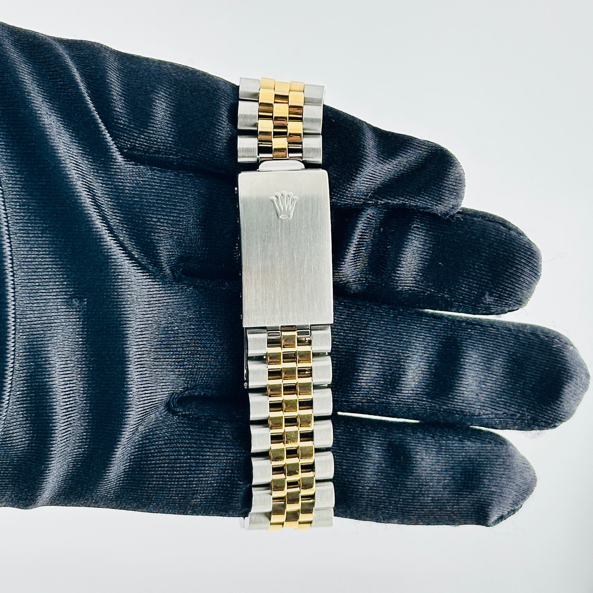 Rolex Datejust Champagne Diamond Factory Dial on D Link Jubilee Bracelet Ref. 16233G 1994 — view 4