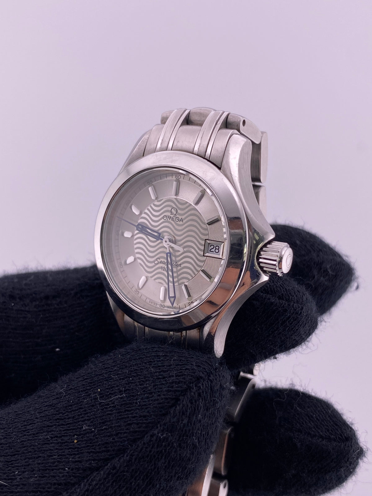Omega Seamaster 120m Silver Dial on Stainless Steel Bracelet Ref. 2581.3 — view 3