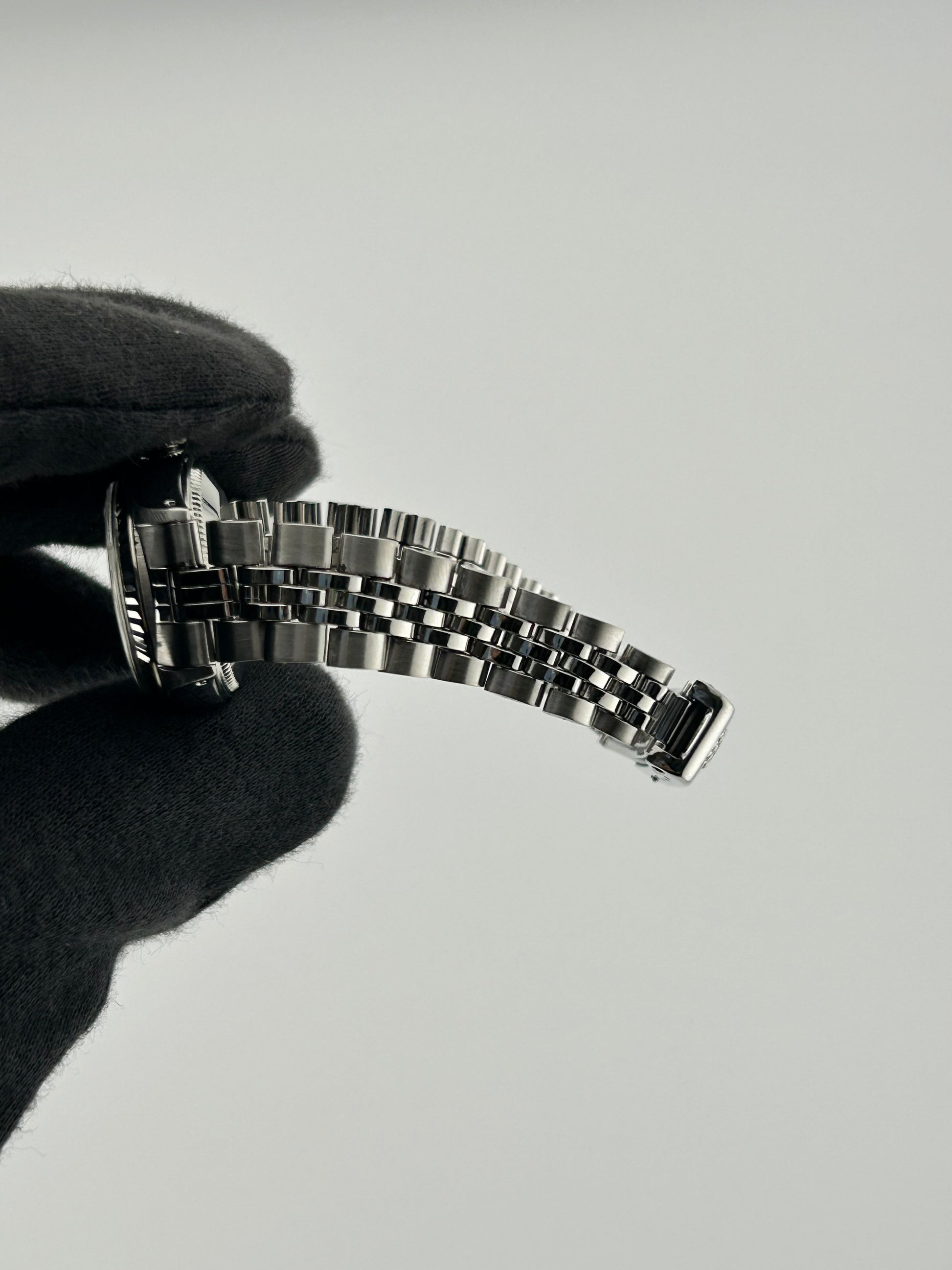 Rolex Datejust Lady Silver Linen Dial on Jubilee Ref. 6917 — view 5