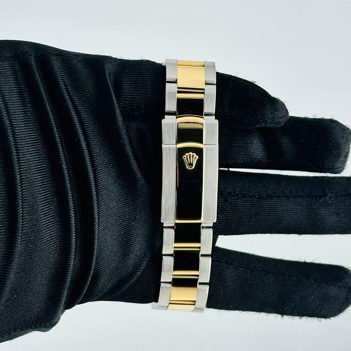 Rolex SkyDweller Champagne Dial on Oyster Bracelet Ref. 326933 Card 2018 — view 3