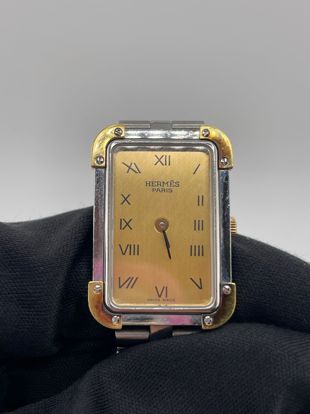 Hermes Cape Cod Gold Roman Numerals Dial on Gold Plated & Stainless Steel Bracelet Ref. CR1.240 — view 3