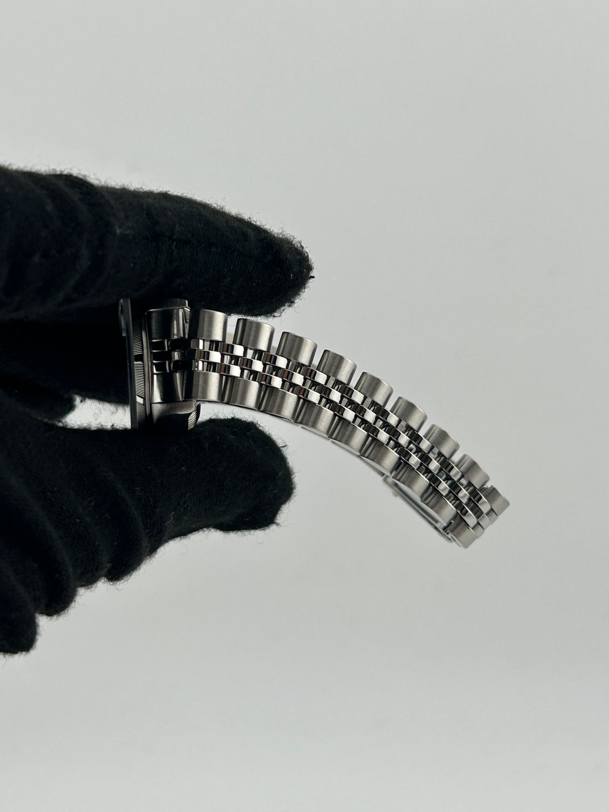 Rolex Date Lady White Dial on Stainless Steel Bracelet Ref. 69190 1996 — view 5