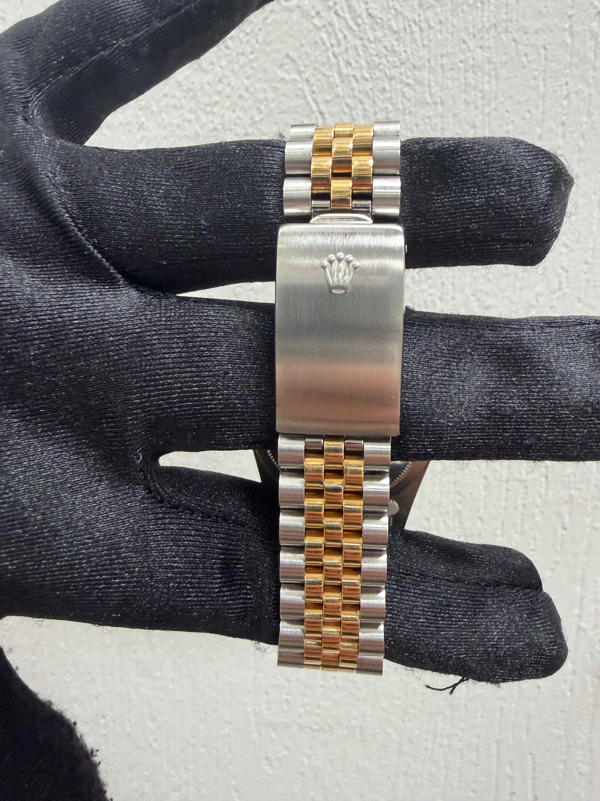Rolex Datejust 36 Champagne Diamond Dial on Jubilee Ref. 16233 Papers 1991 — view 3