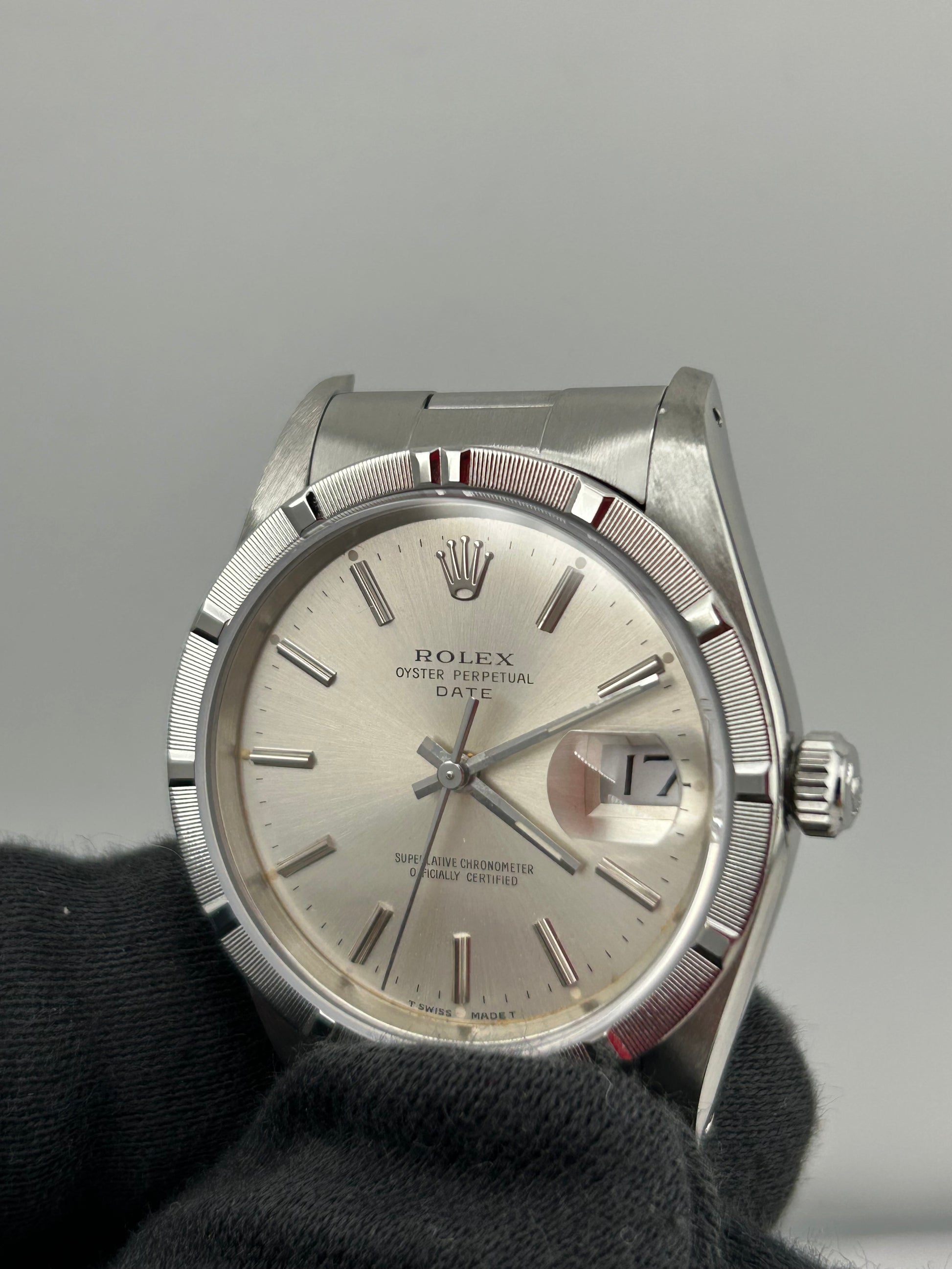 Rolex Oyster Perpetual Date Silver Stick Dial on Oyster Ref. 15210 1990 — view 3
