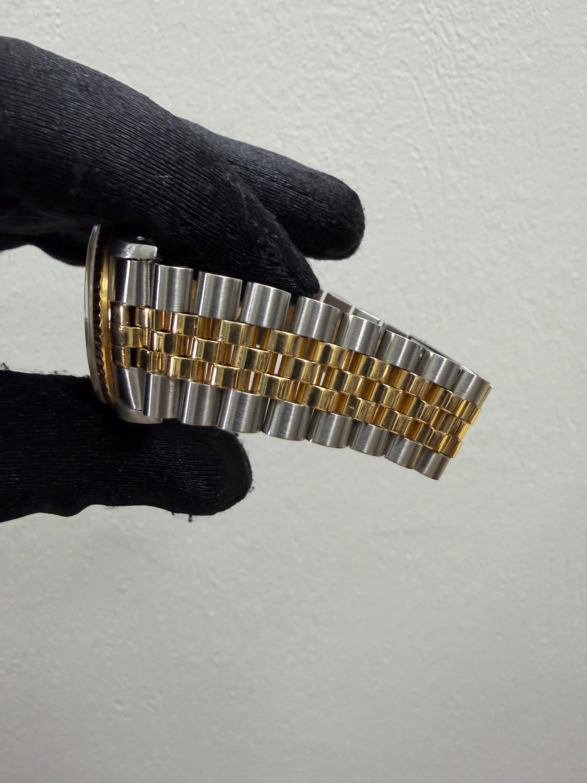 Rolex Datejust Gold Diamond Dial on Jubilee Ref. 16233 1989 — view 4