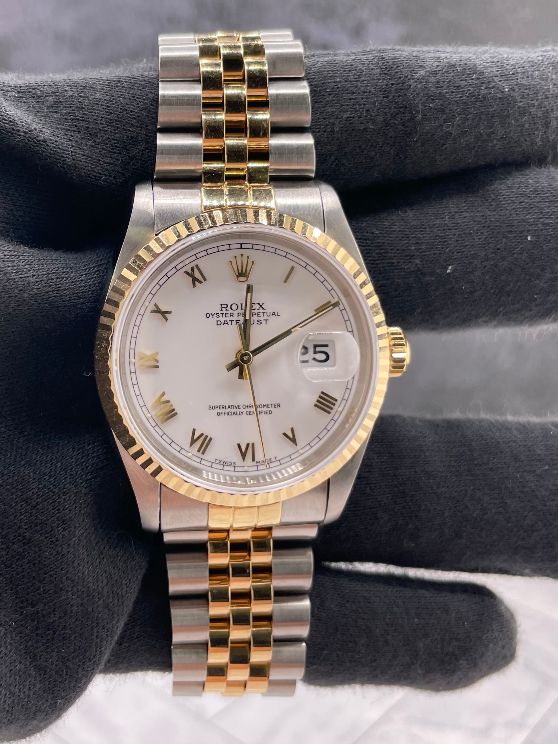 Rolex Datejust White Roman Dial on Jubilee Ref. 16233 1994 — view 2