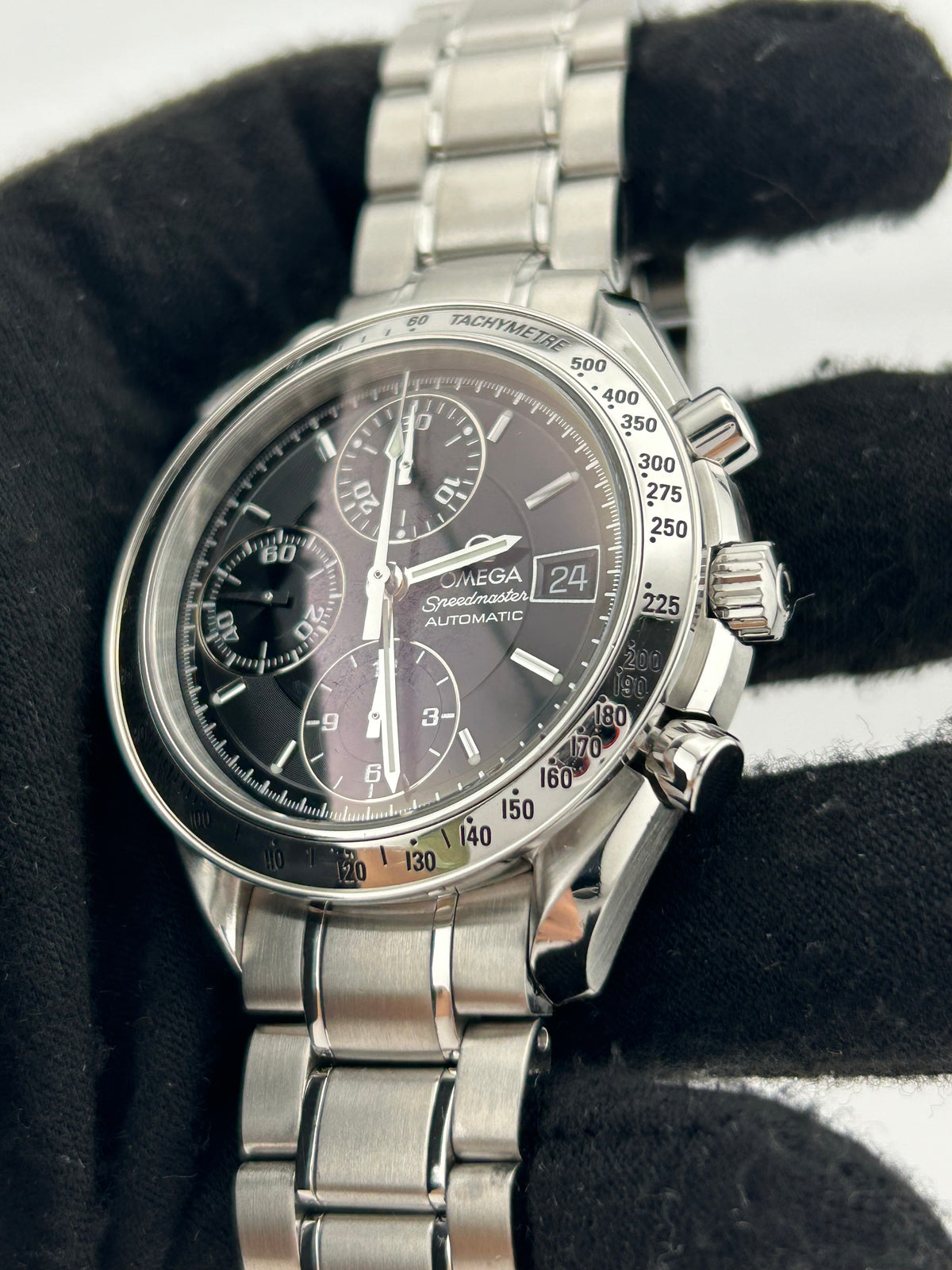 Omega Speedmaster Black Dial on Stainless Steel Bracelet Ref. 3513.5 Card 2000 — view 3