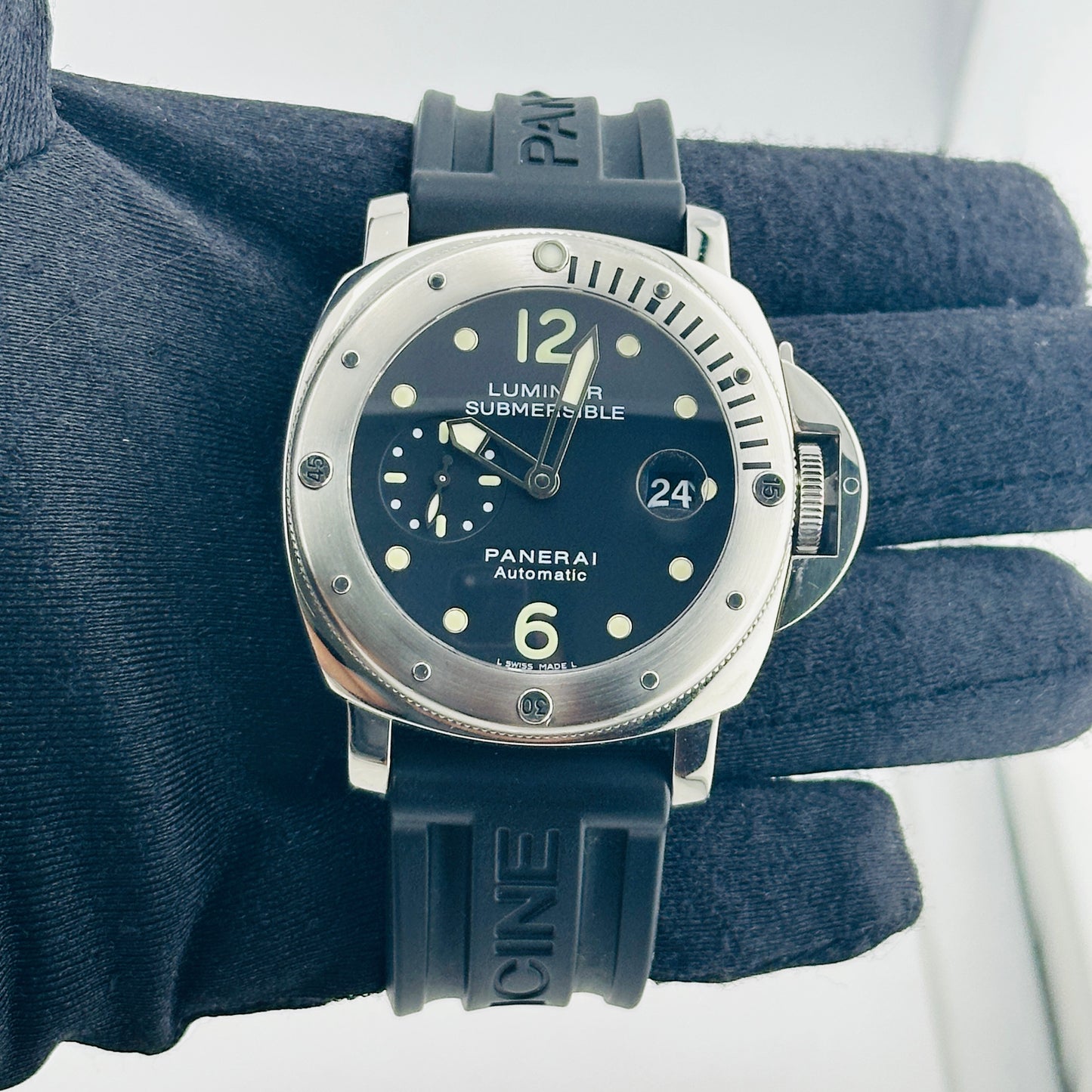 Panerai Luminor Submersible Black Dial on Rubber Strap Ref. PAM00024/OP6628 Card 2005 — view 2