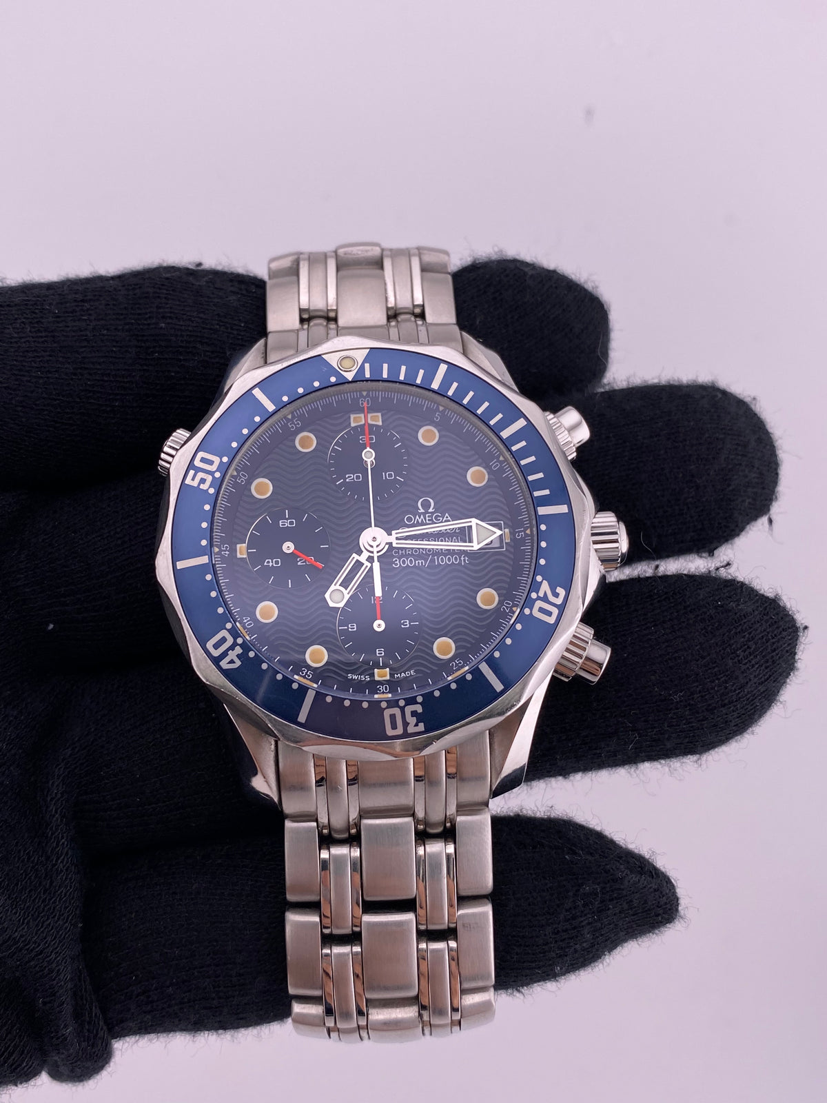 Omega Seamaster Professional 300M Blue Dial on Stainless Steel Bracelet Ref. 2599.8 — view 2
